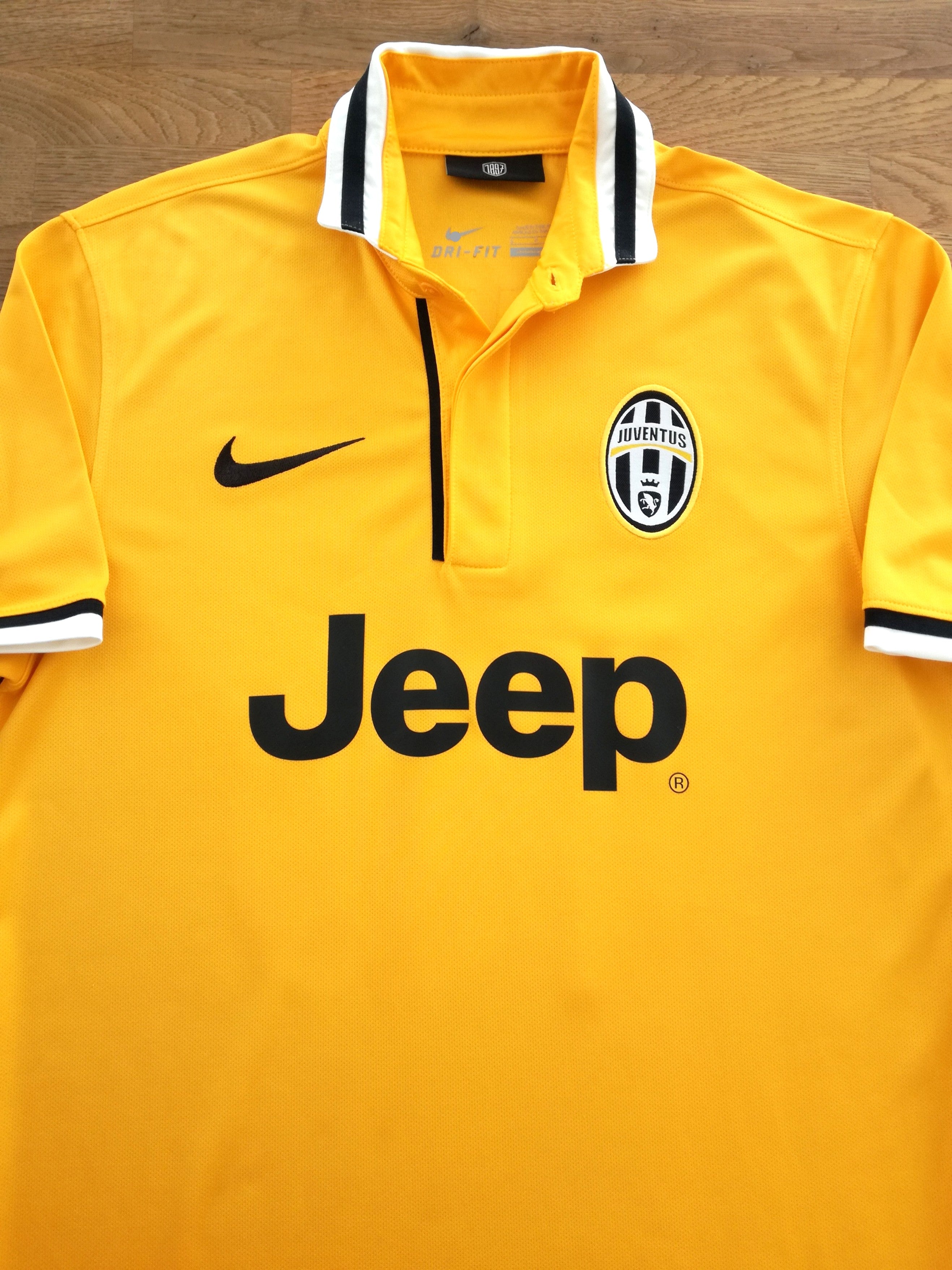 2013/14 Juventus Away Football Shirt