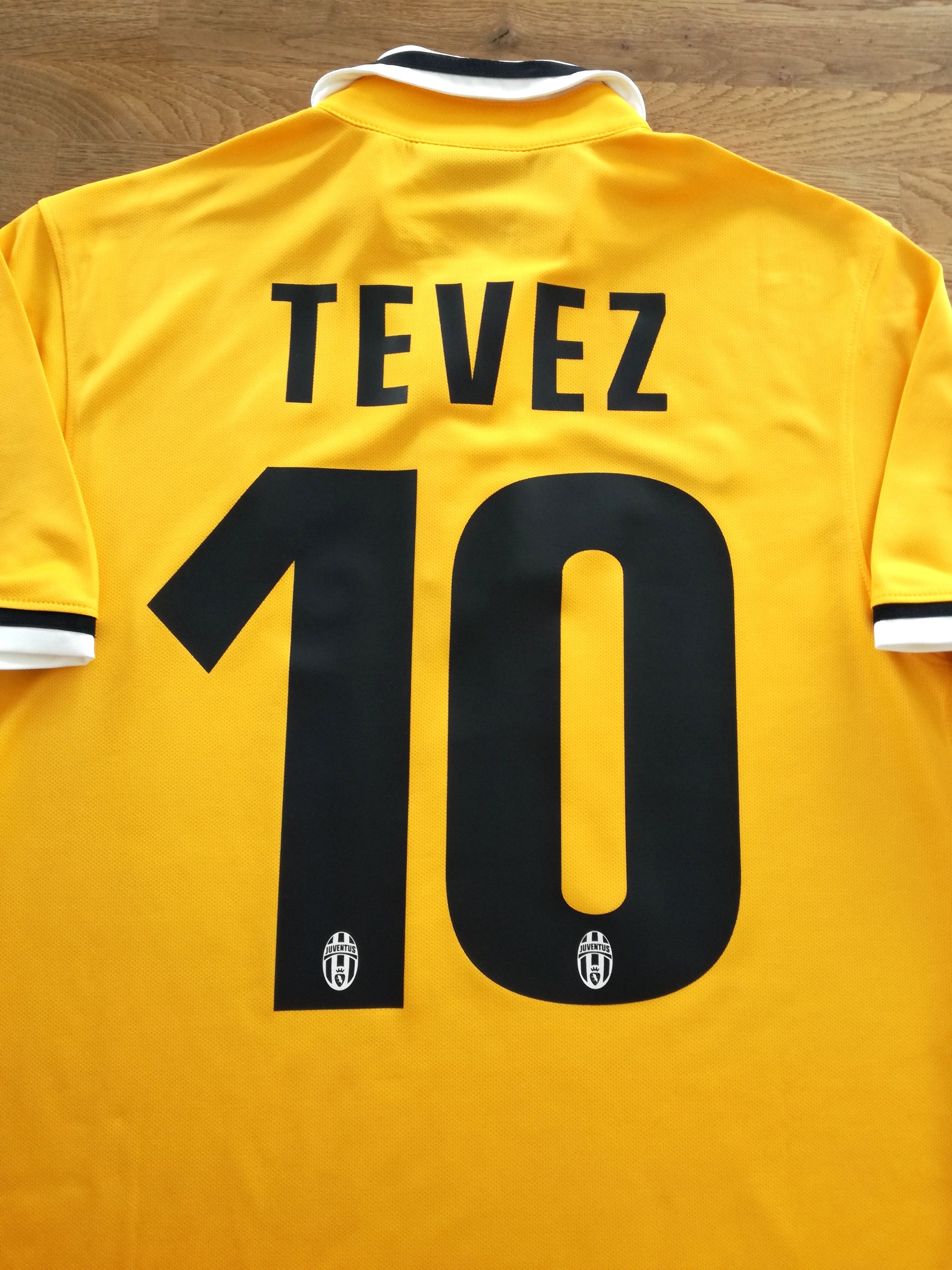 2013/14 Juventus Away Football Shirt Tevez #10