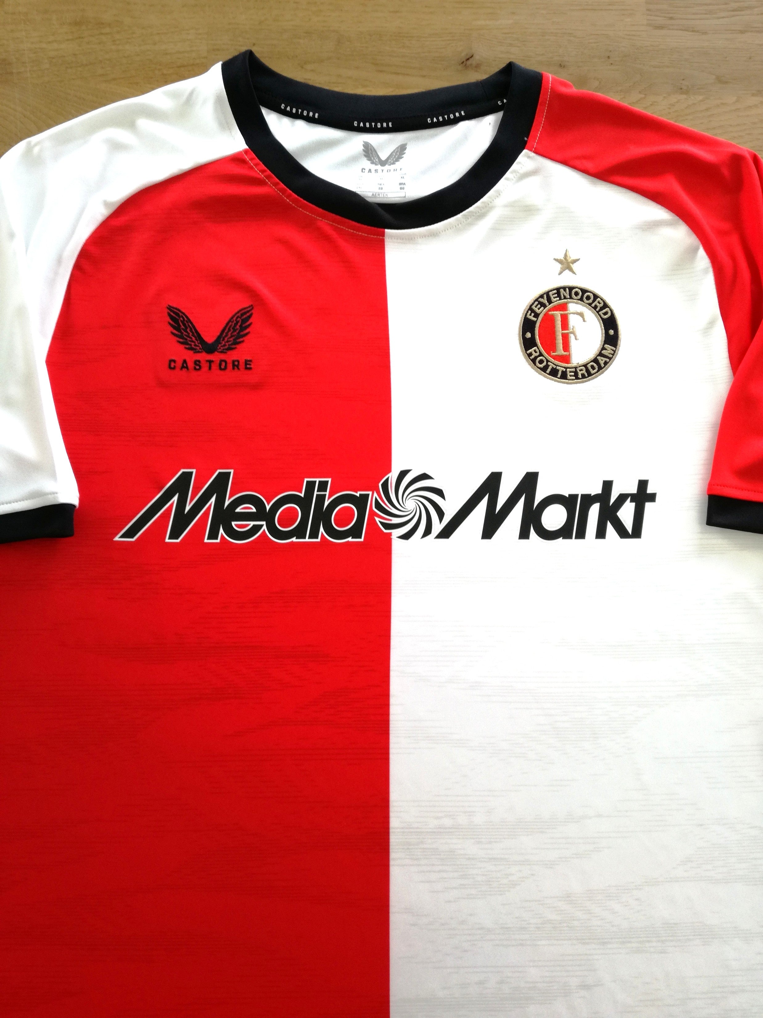 2024/25 Feyenoord Home Football Shirt (XL) *BNWT*