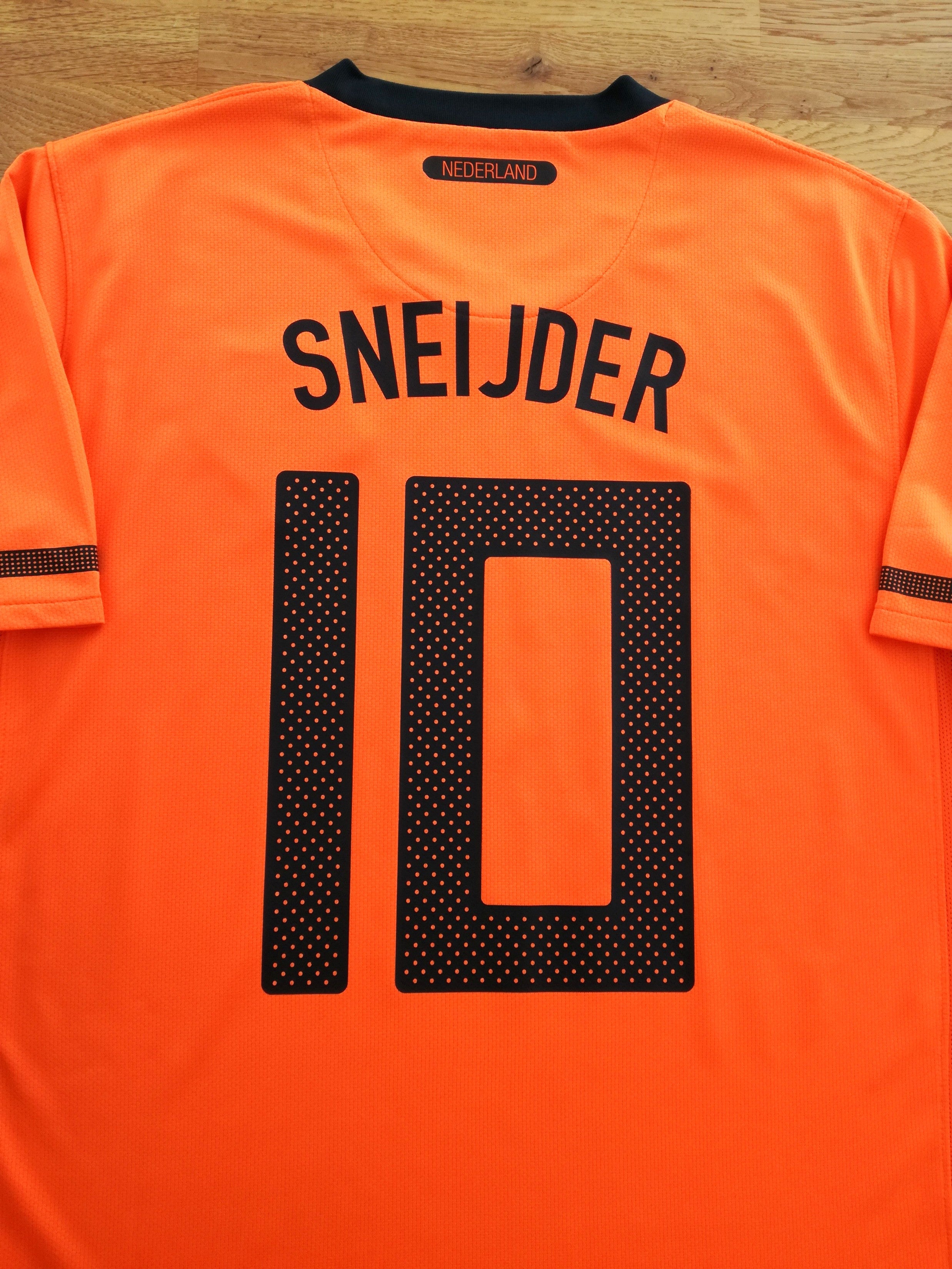 2010/11 Netherlands Home Football Shirt Sneijder #10