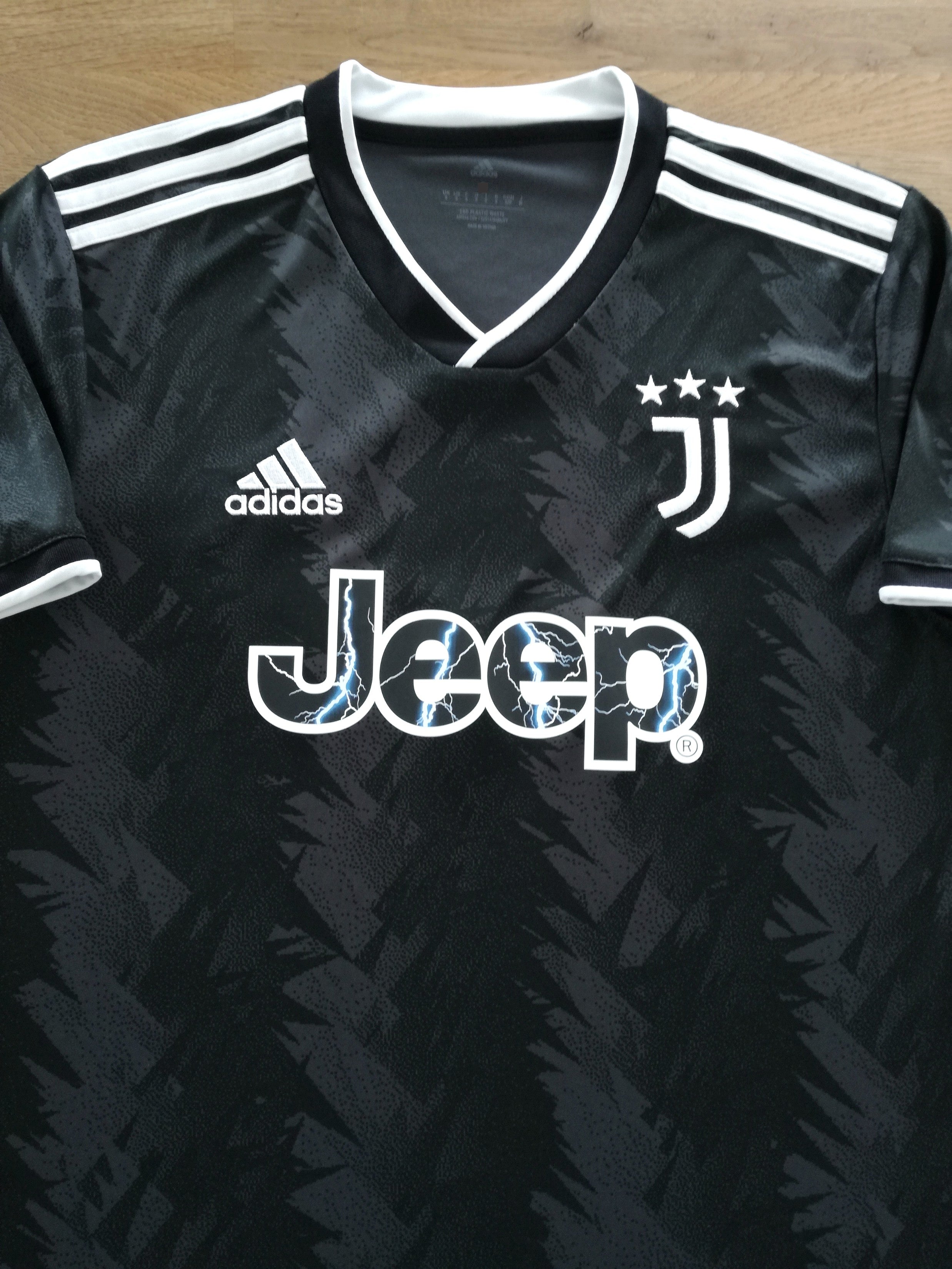 2022/23 Juventus Away Football Shirt