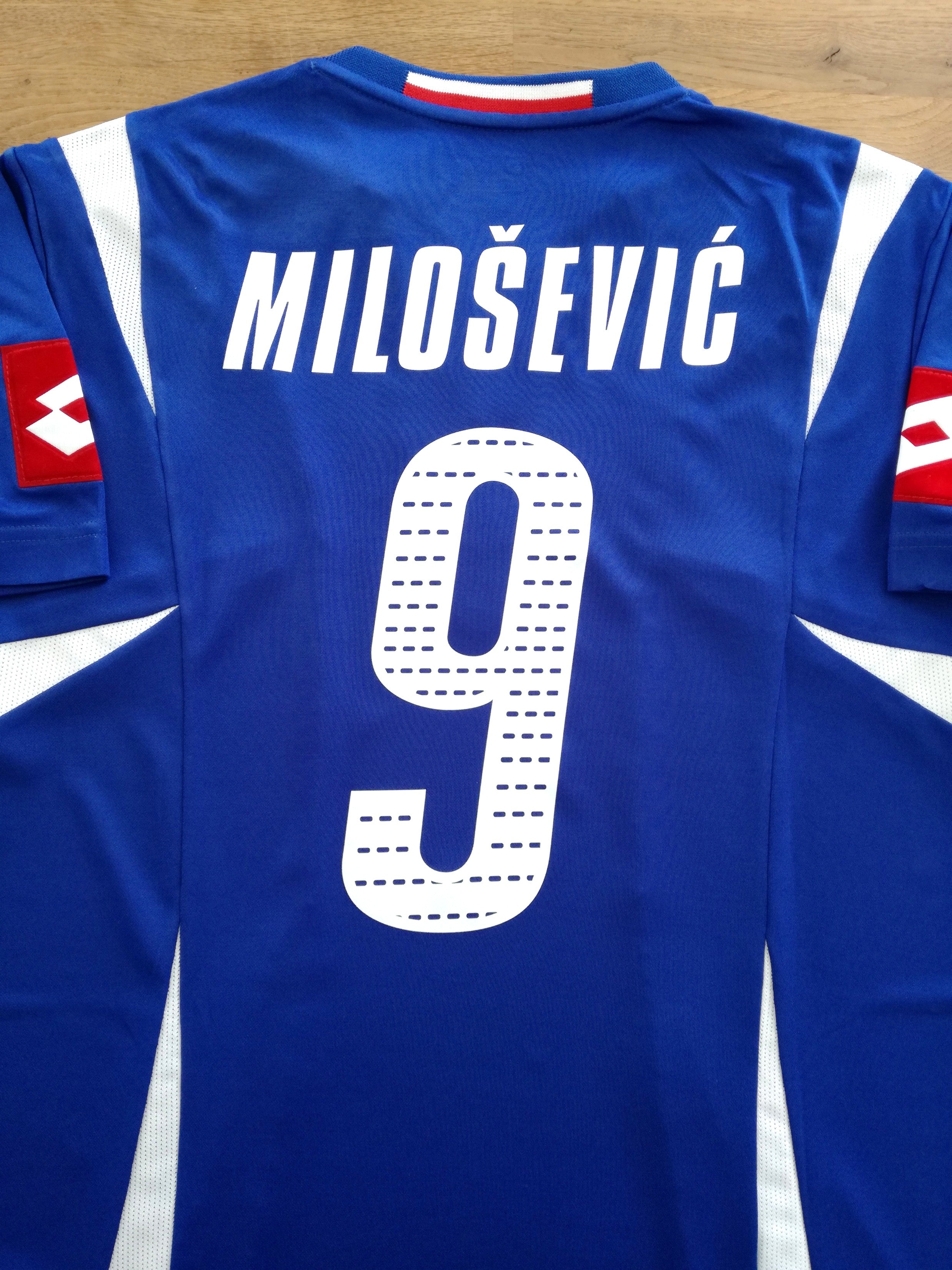 2006/07 Serbia & Montenegro Home Football Shirt Milošević #9