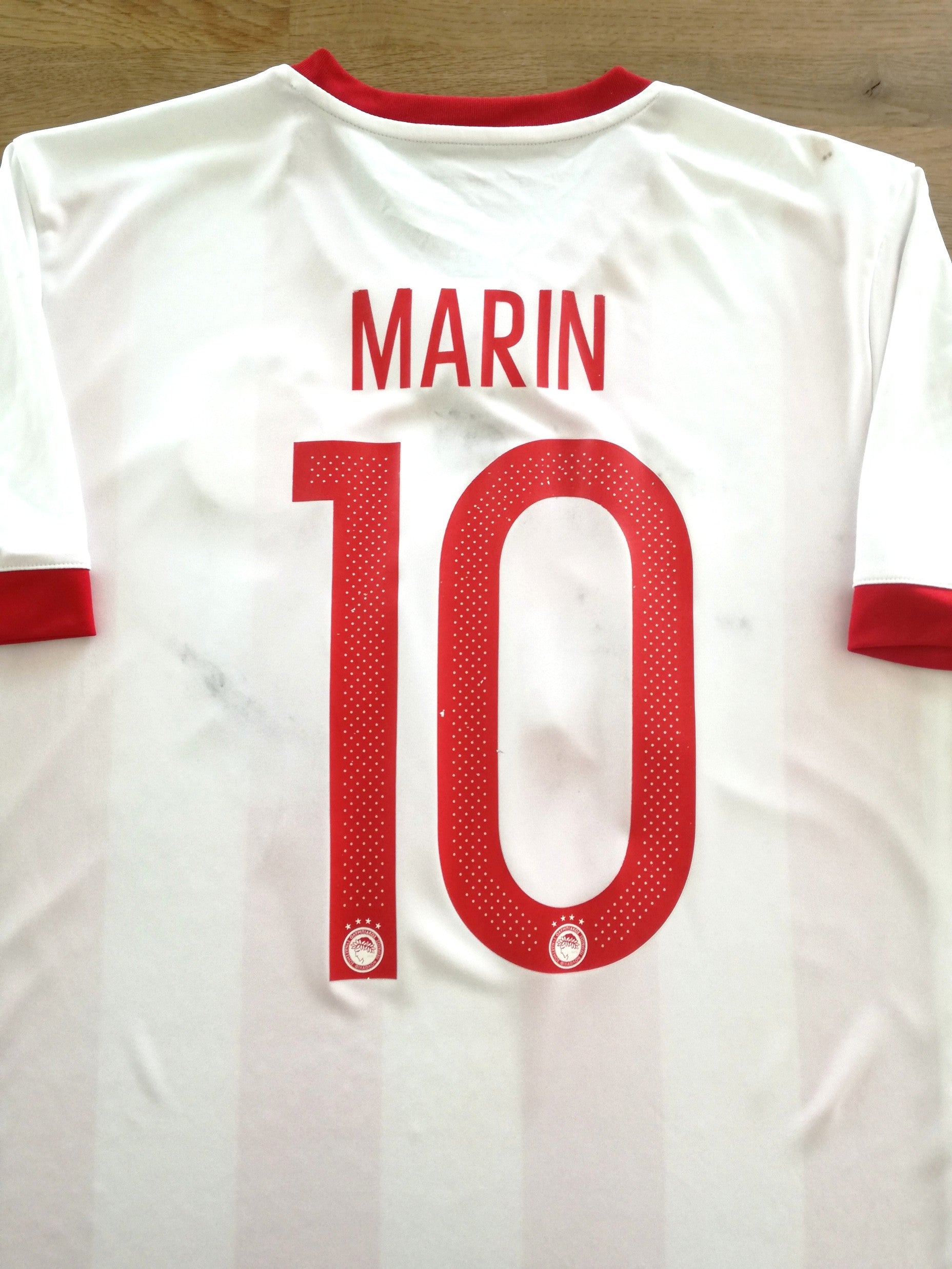 2017/18 Olympiacos Home Football Shirt Marin #10 (L)