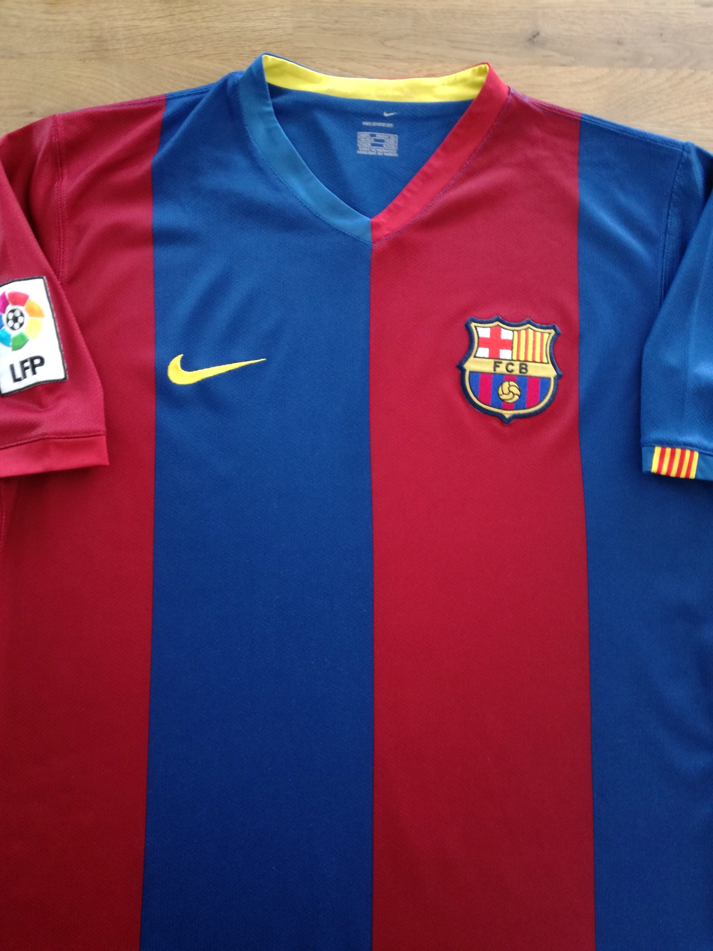 2006/07 Barcelona Home La Liga Football Shirt