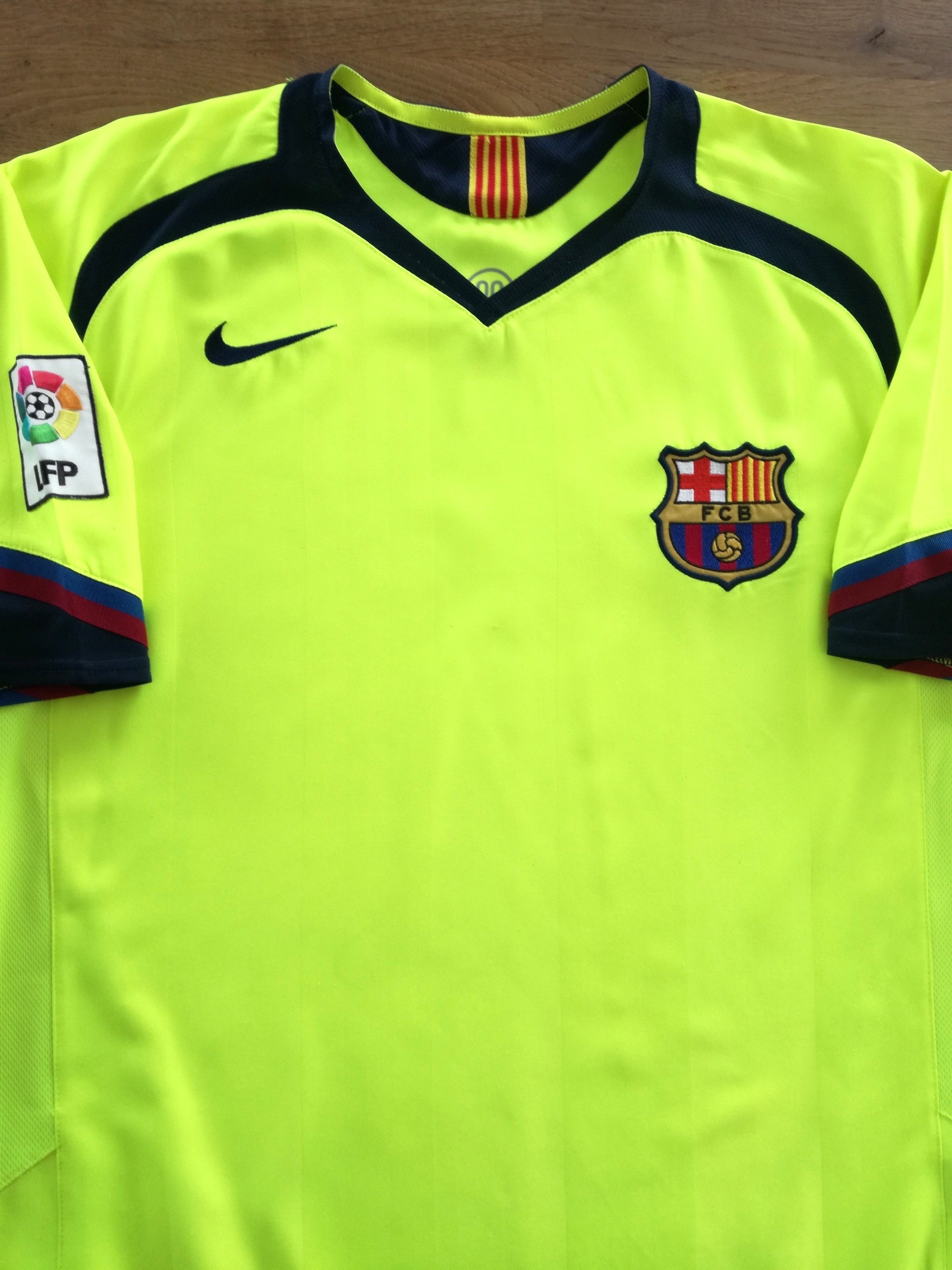 2005/06 Barcelona Away La Liga Football Shirt