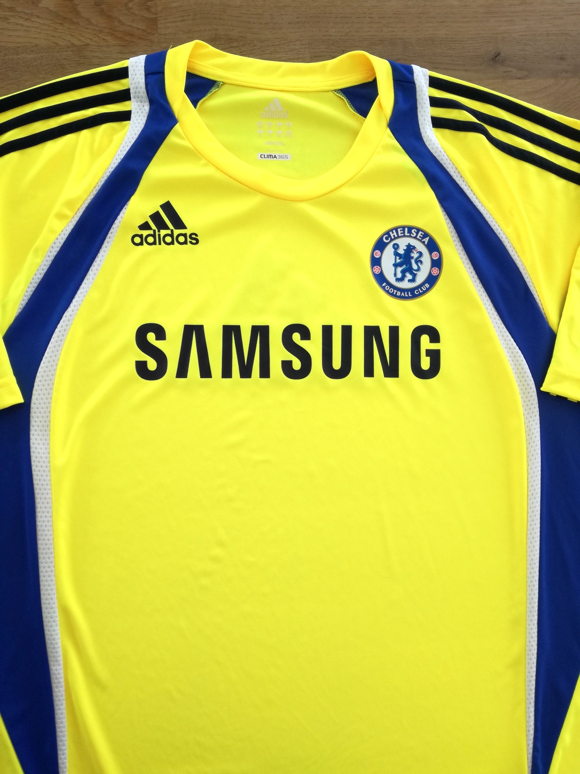 2009/10 Chelsea Training Shirt