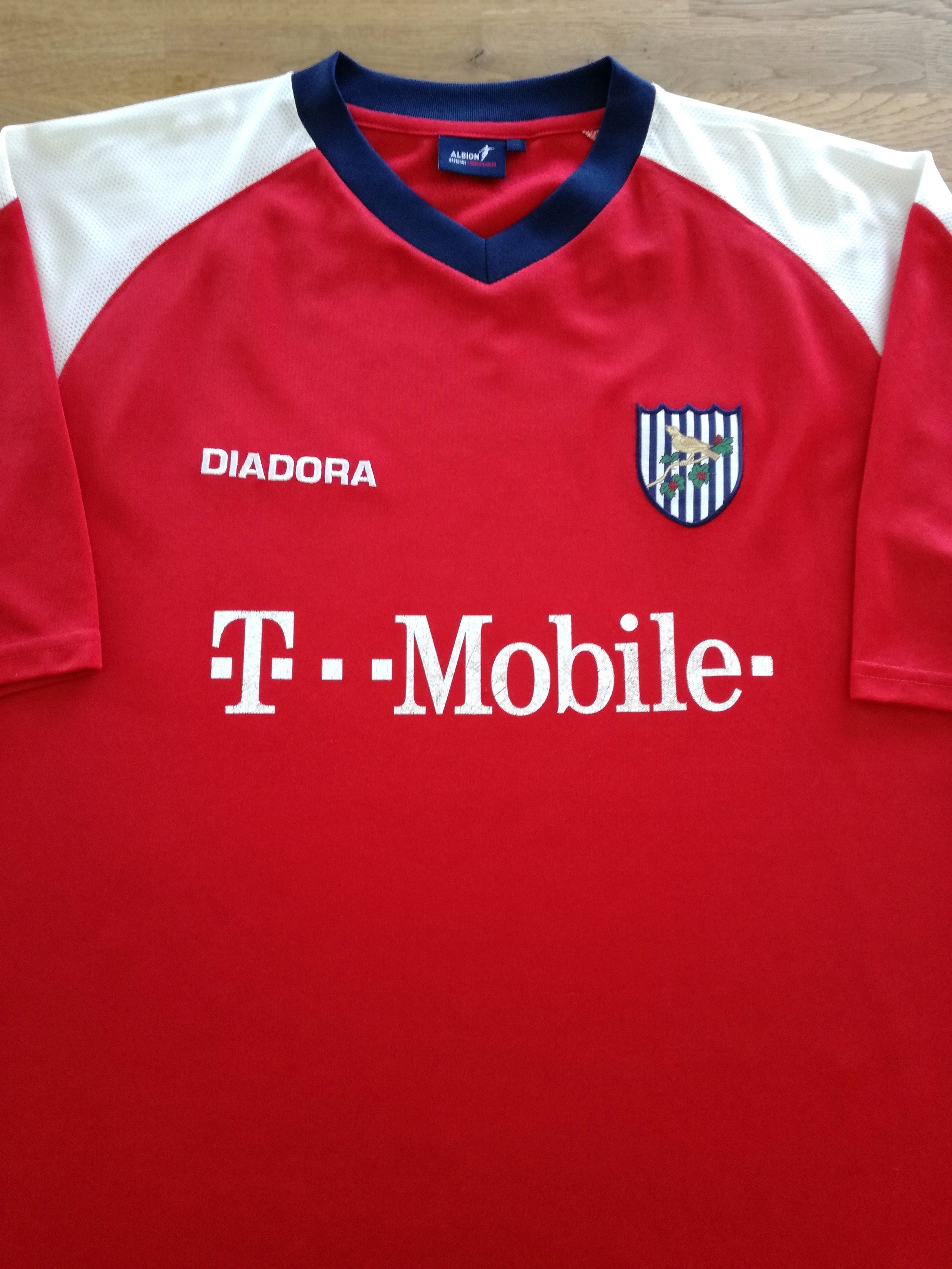 2005/06 WBA Training Shirt (M)
