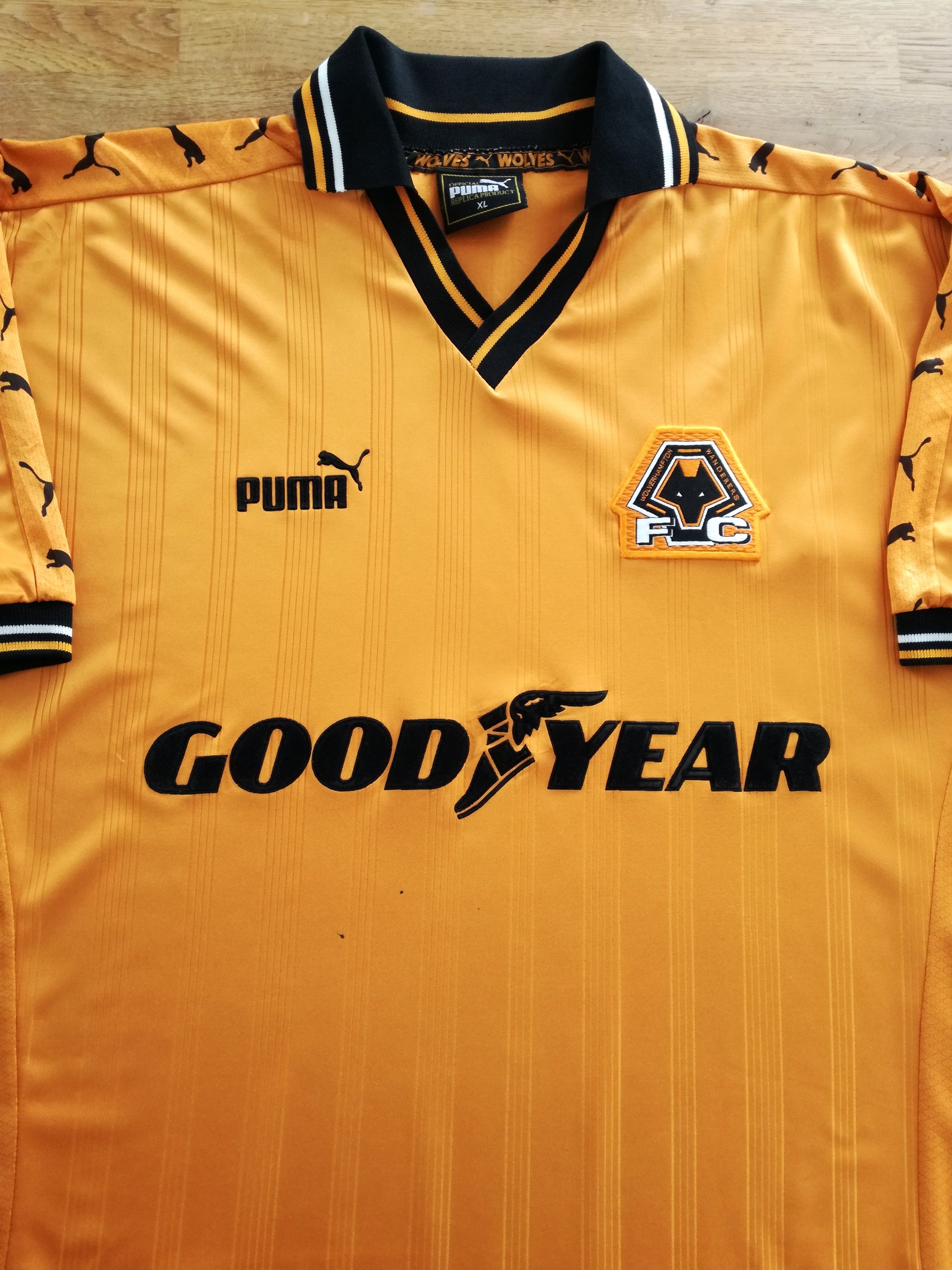 1998/99 Wolves Home Football Shirt