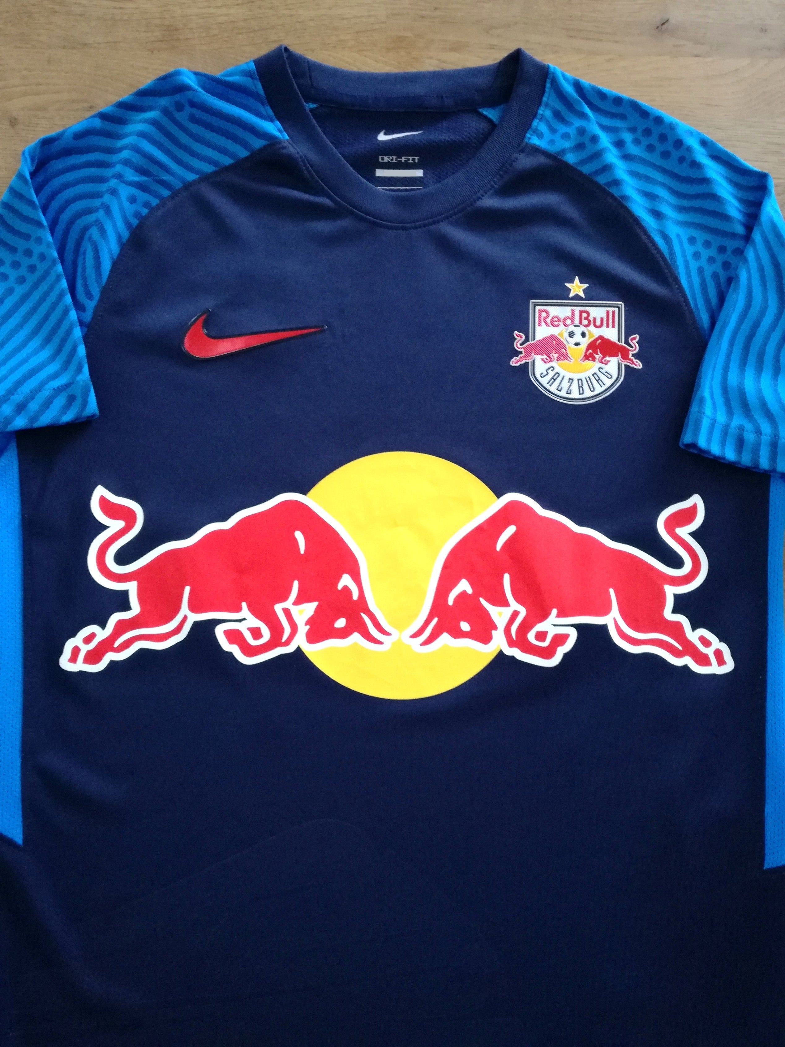 2022/23 Red Bull Salzburg Away Football Shirt
