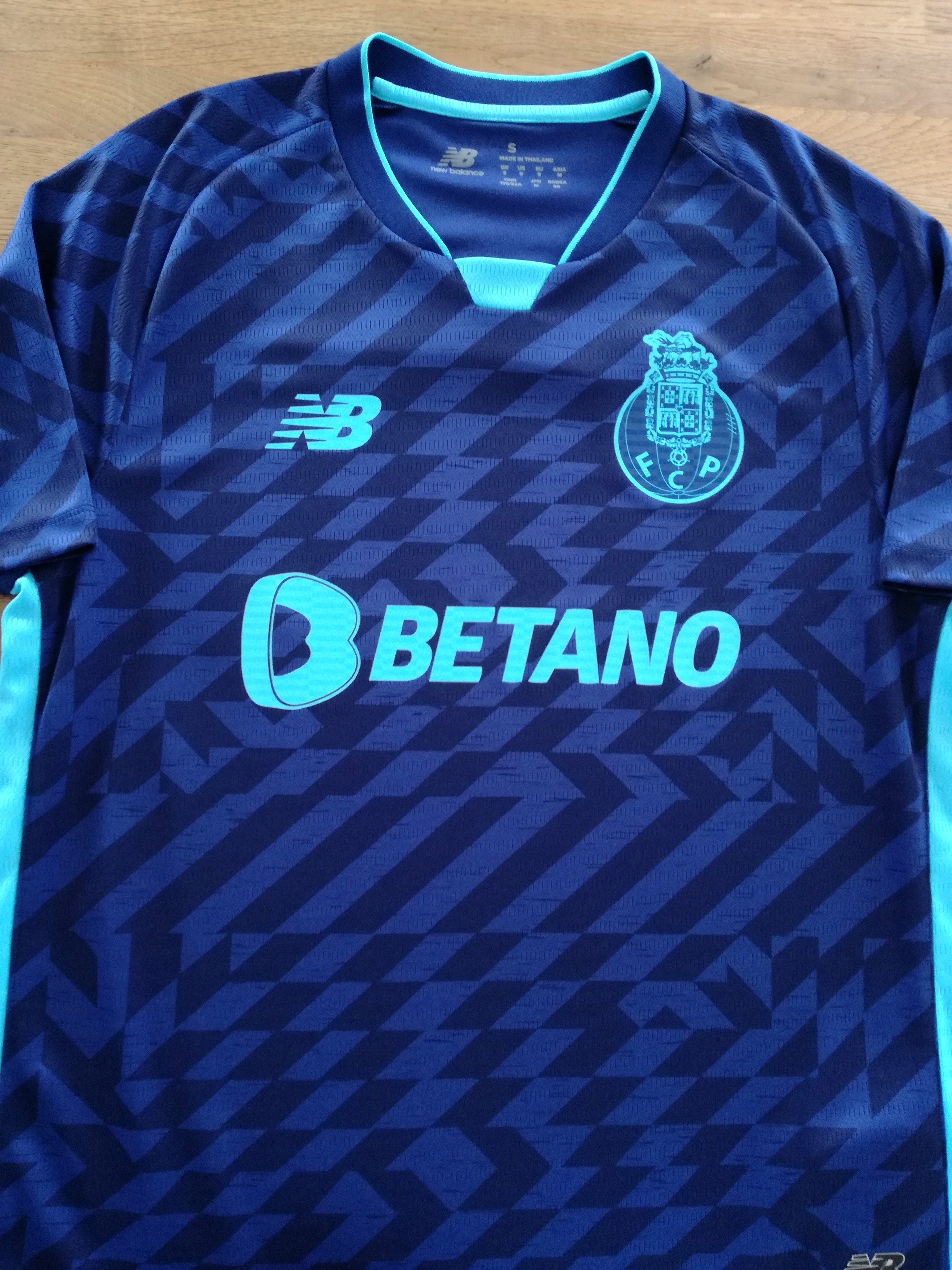 2024/25 FC Porto 3rd Football Shirt