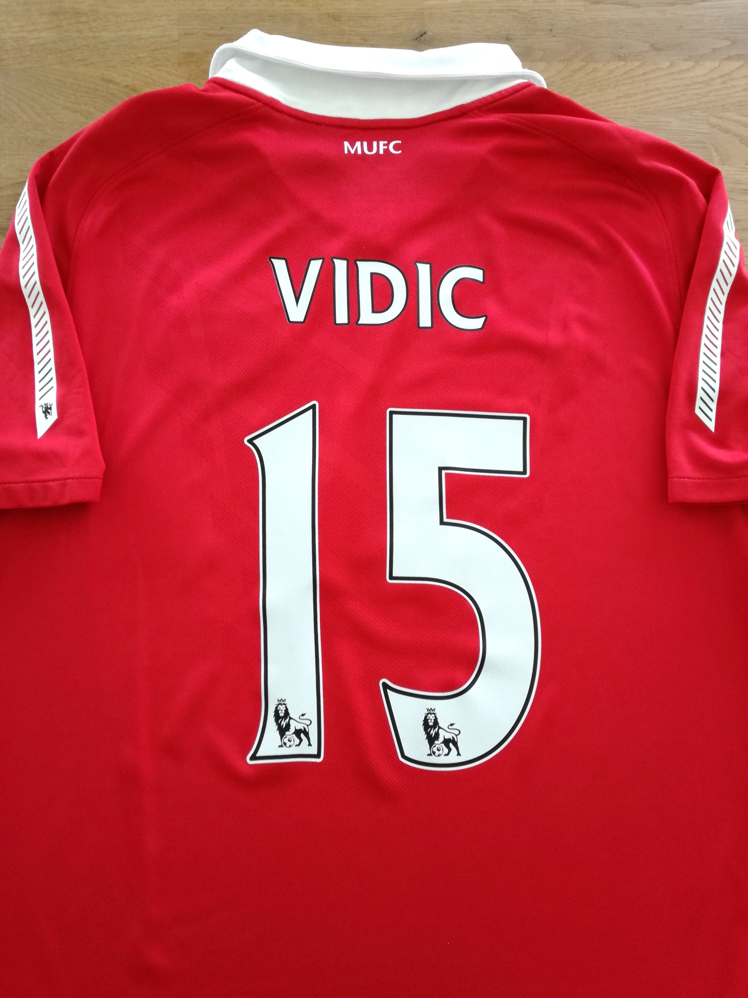 2010/11 Man Utd Home Premier League Football Shirt Vidic #15