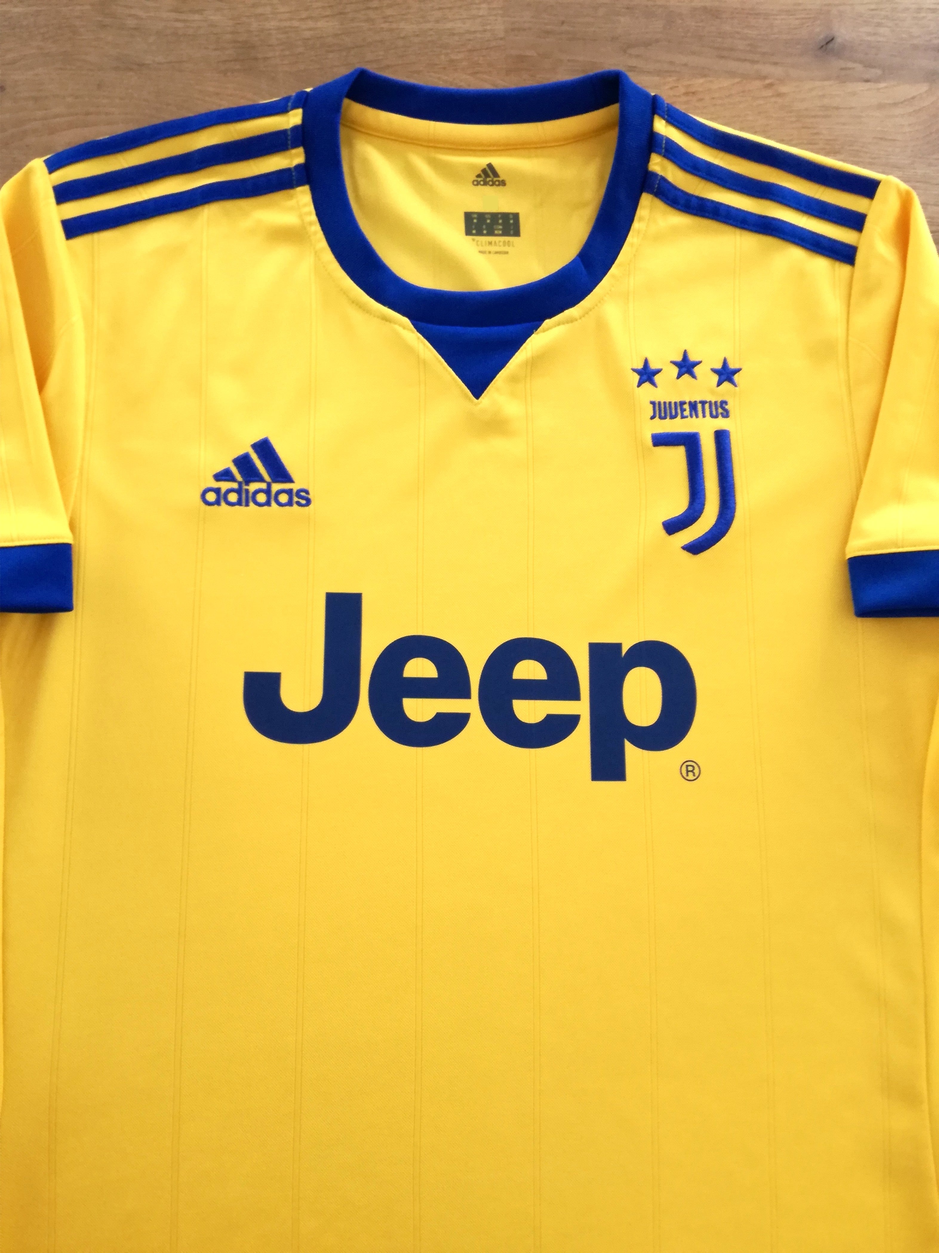 2017/18 Juventus Away Football Shirt