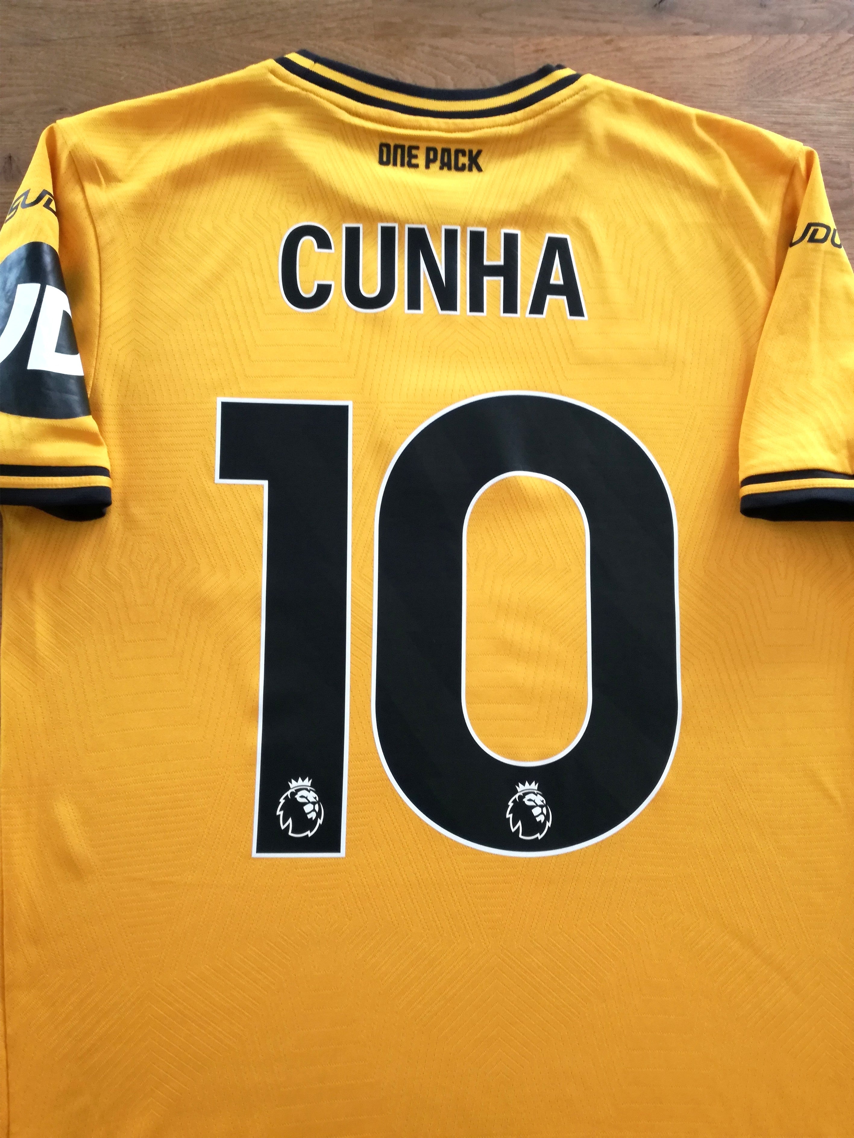 2024/25 Wolves Home Premier League Football Shirt Cunha #10