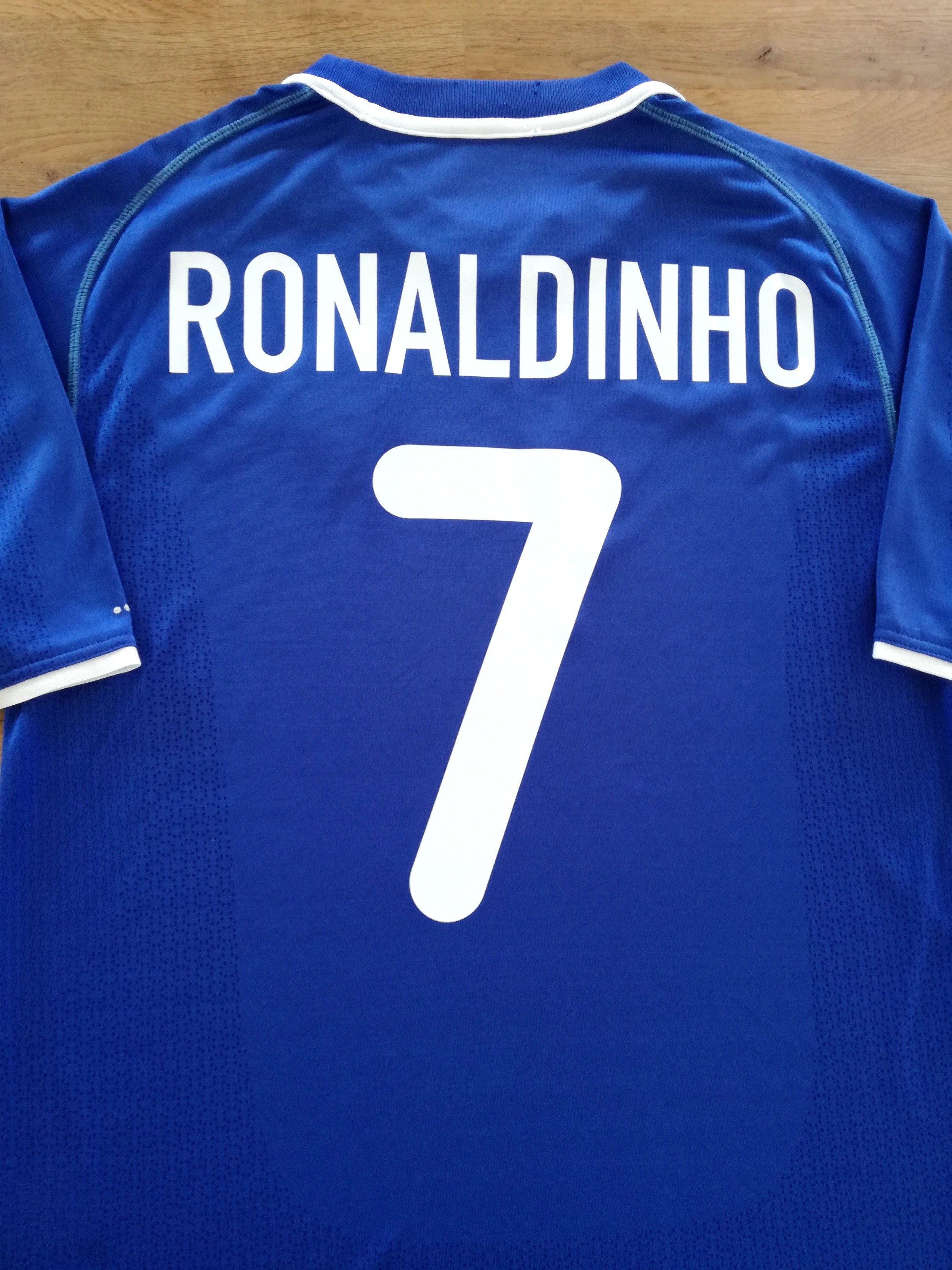 2000/01 Brazil Away Football Shirt Ronaldinho #7