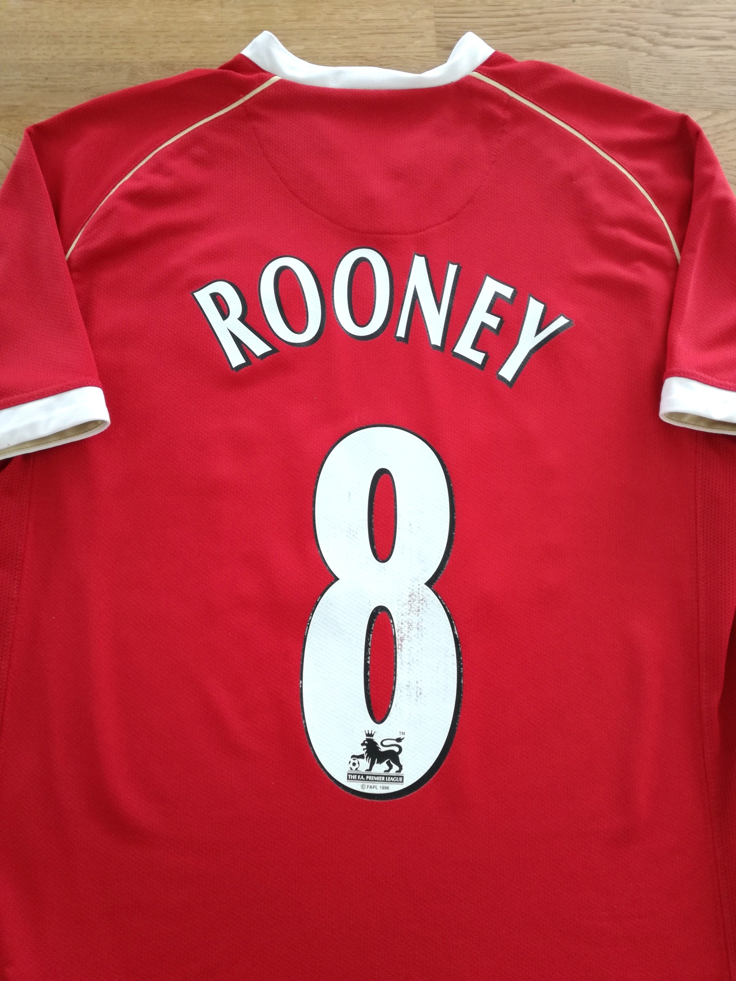 2006/07 Man Utd Home Premier League Football Shirt Rooney #8