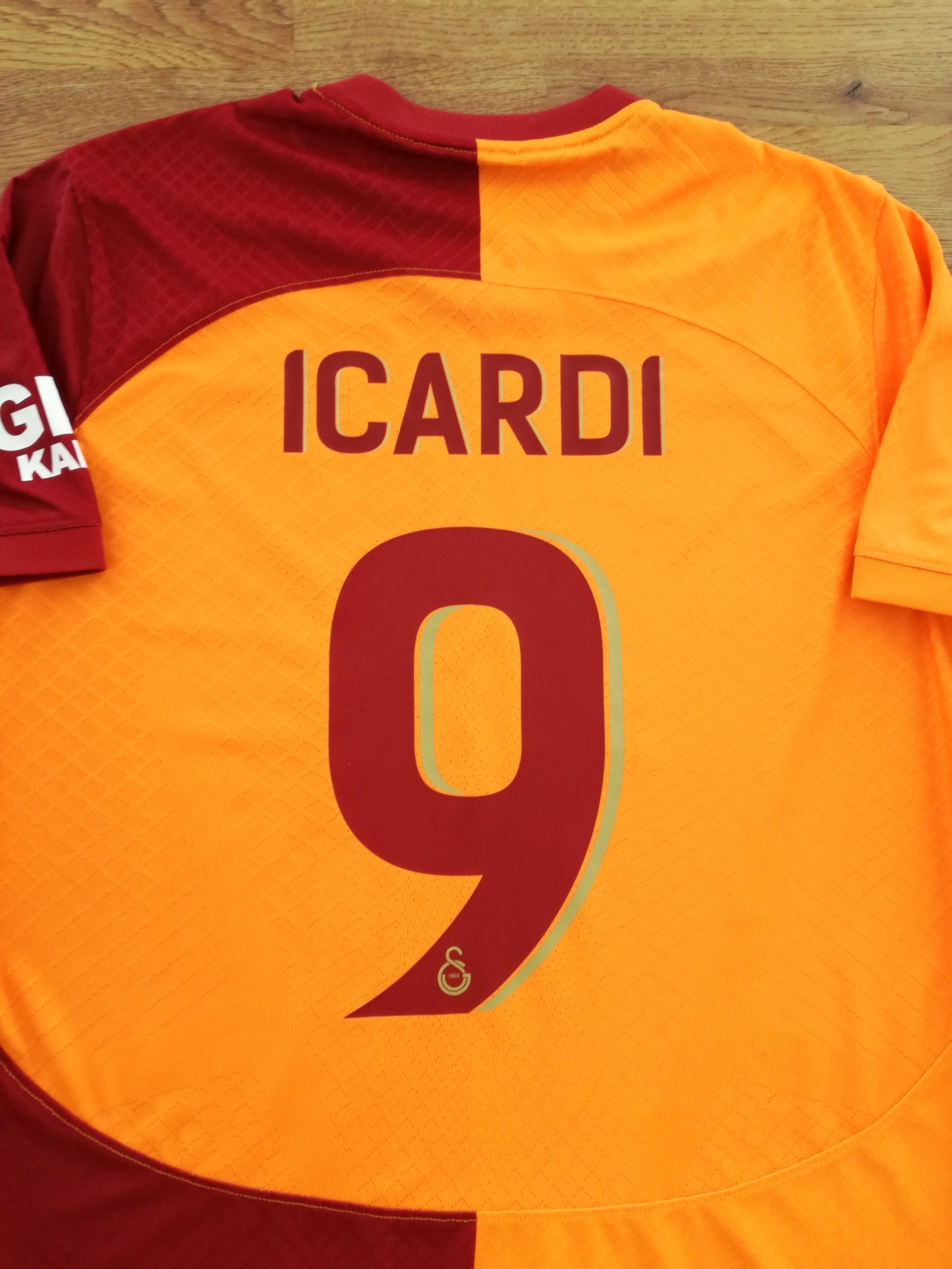 2023/24 Galatasaray Home Authentic Football Shirt Icardi #9