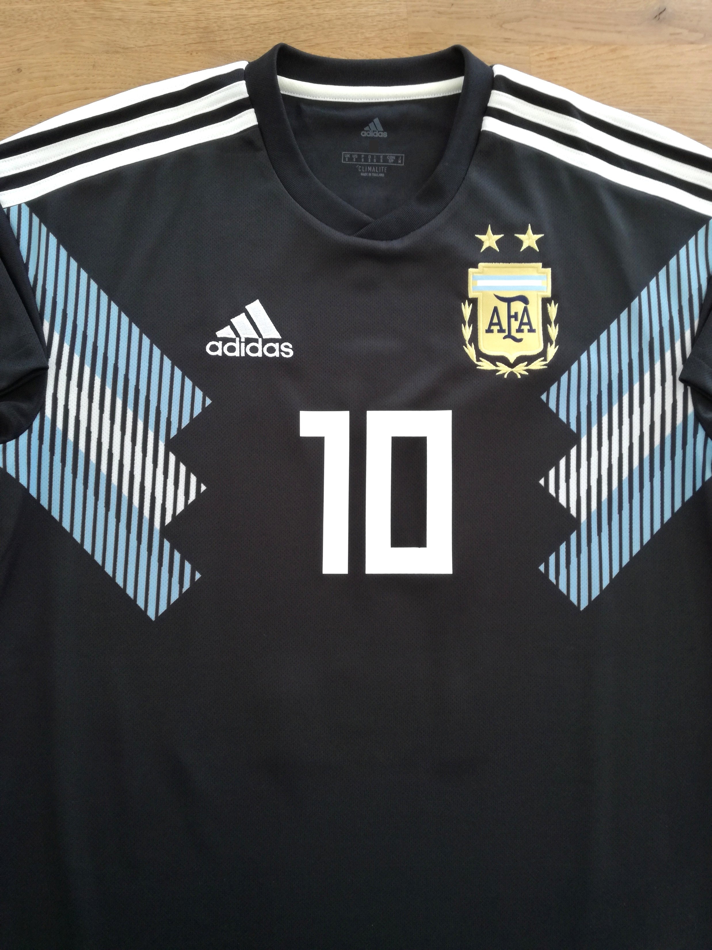 2018/19 Argentina Away Football Shirt Messi #18