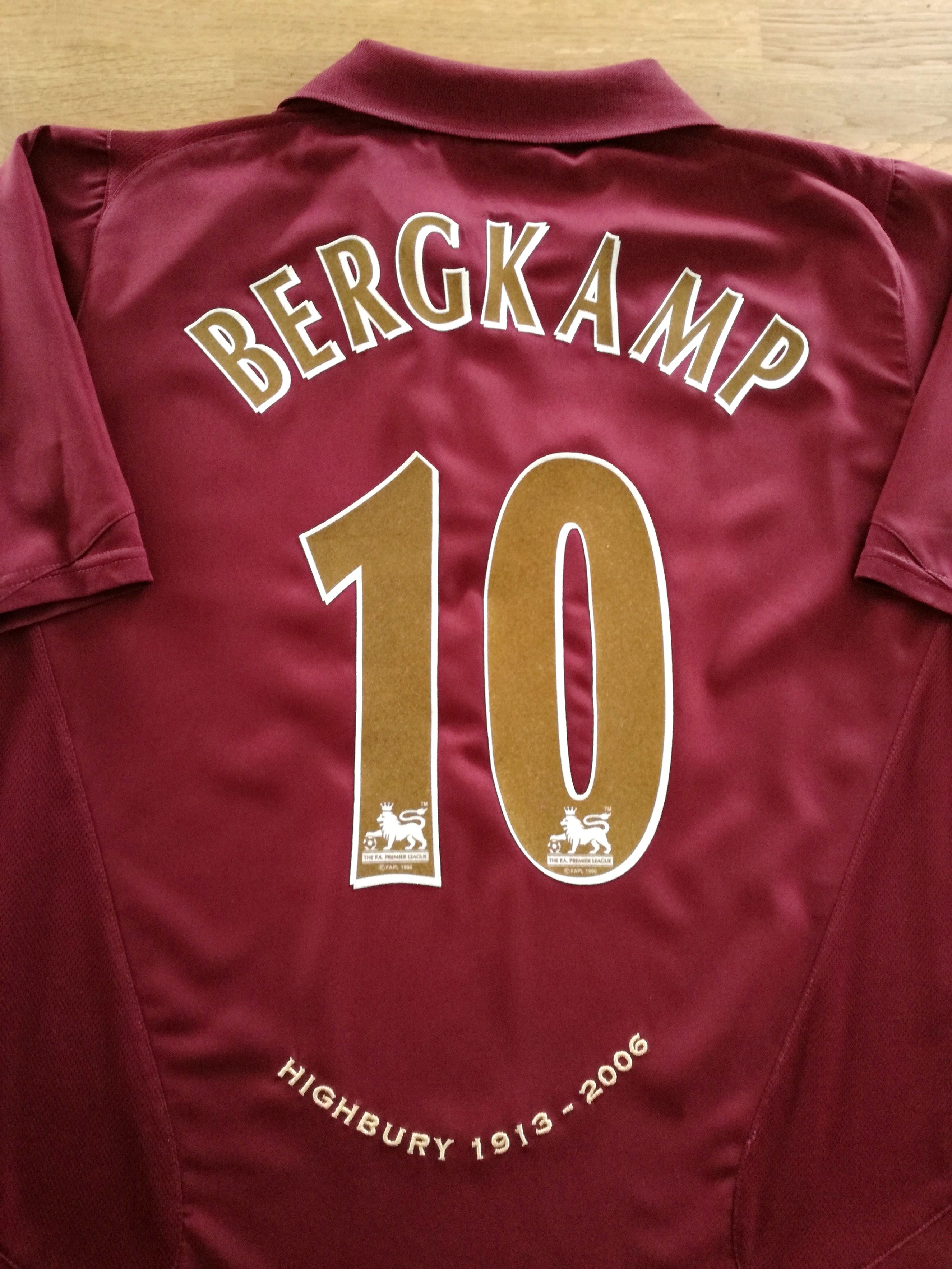 2005/06 Arsenal Home Premier League Football Shirt Bergkamp #10