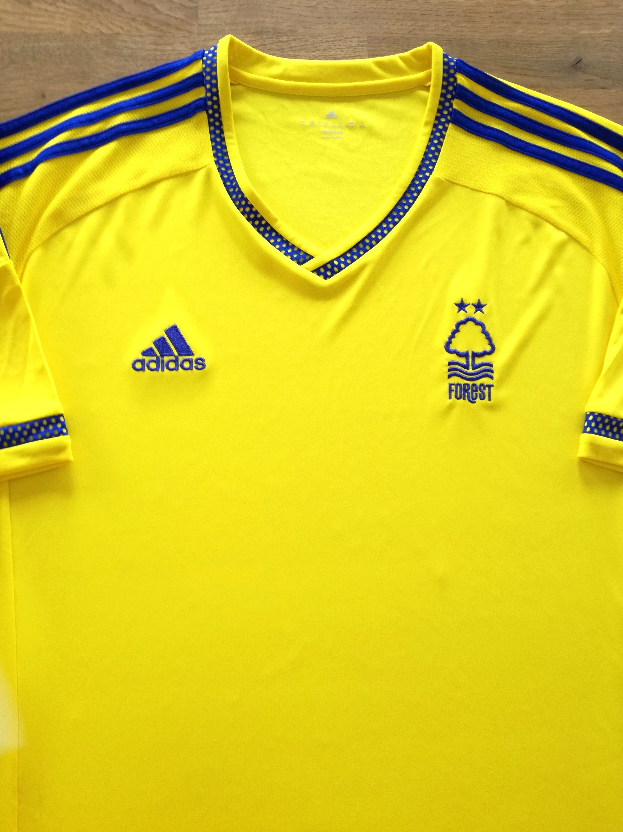 2015/16 Nottingham Forest Away Football Shirt