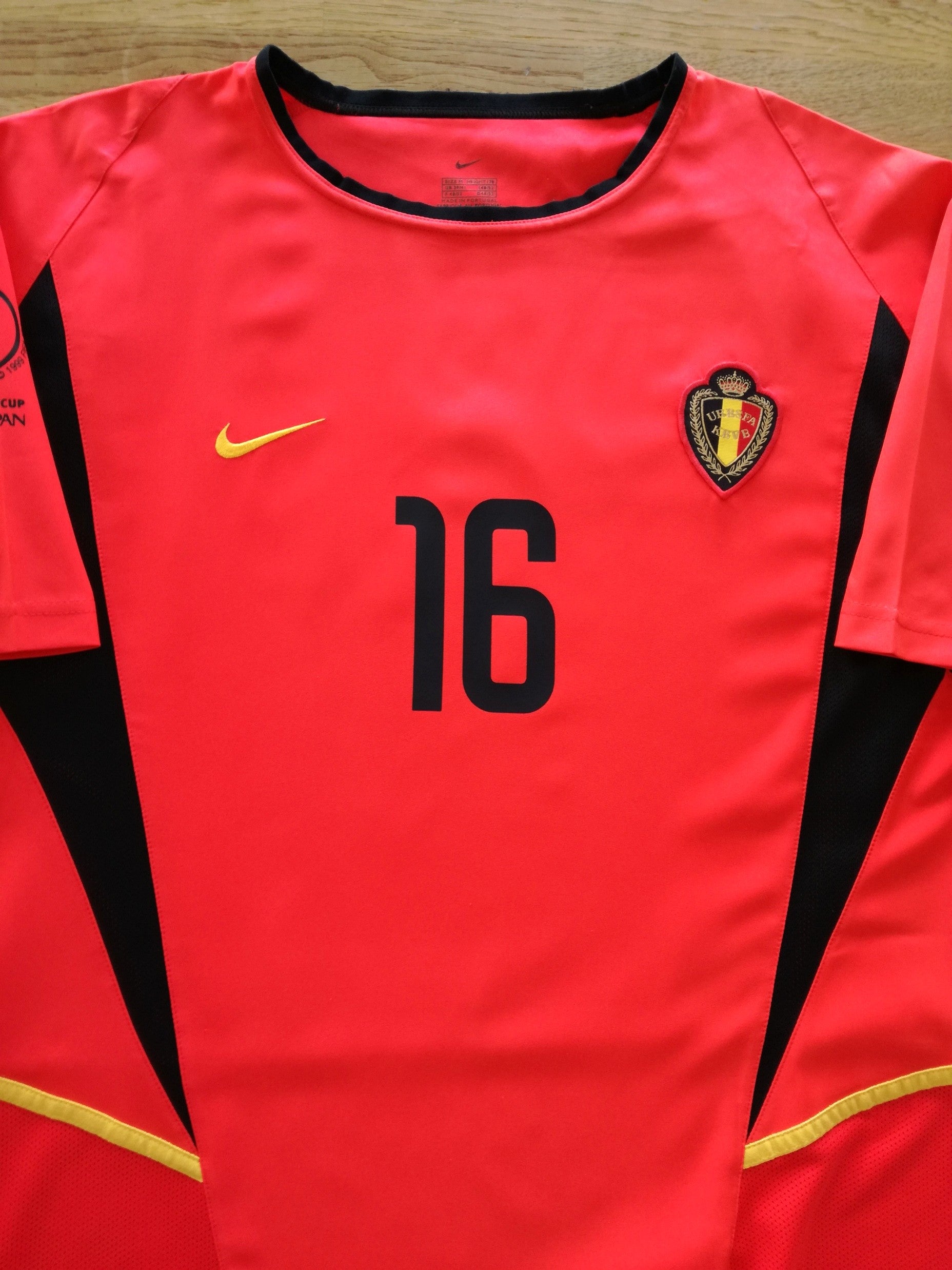 2002 Belgium Home World Cup Football Shirt Van Buyten #16