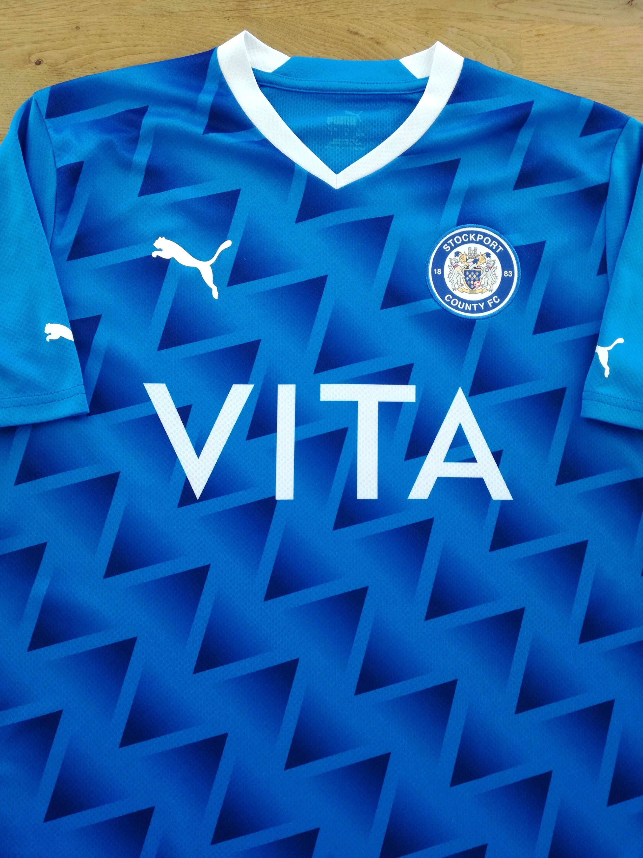 2022/23 Stockport County Home Football Shirt