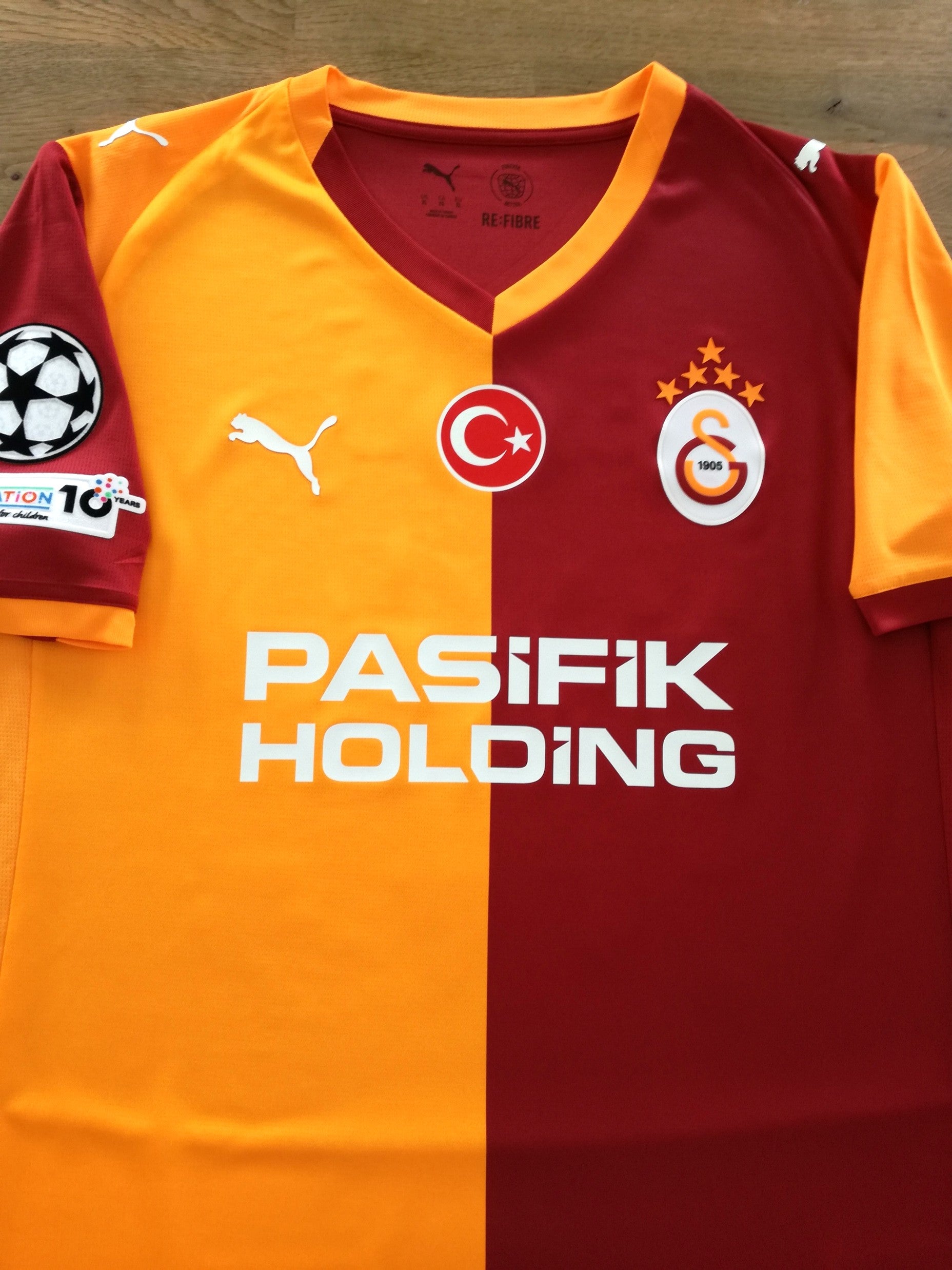 2025/26 Galatasaray Home Champions League Football Shirt