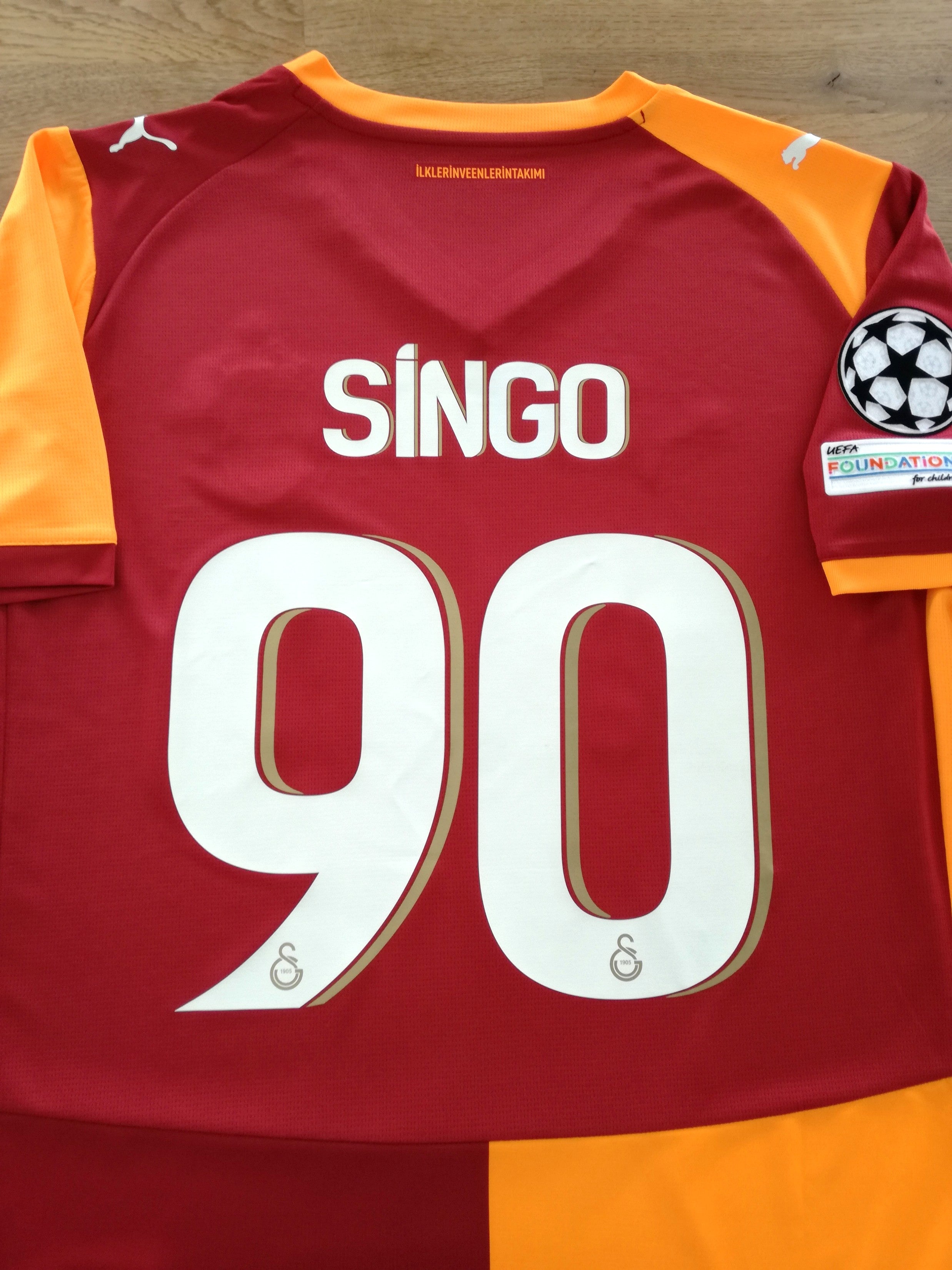 2025/26 Galatasaray Home Champions League Football Shirt Singo #90