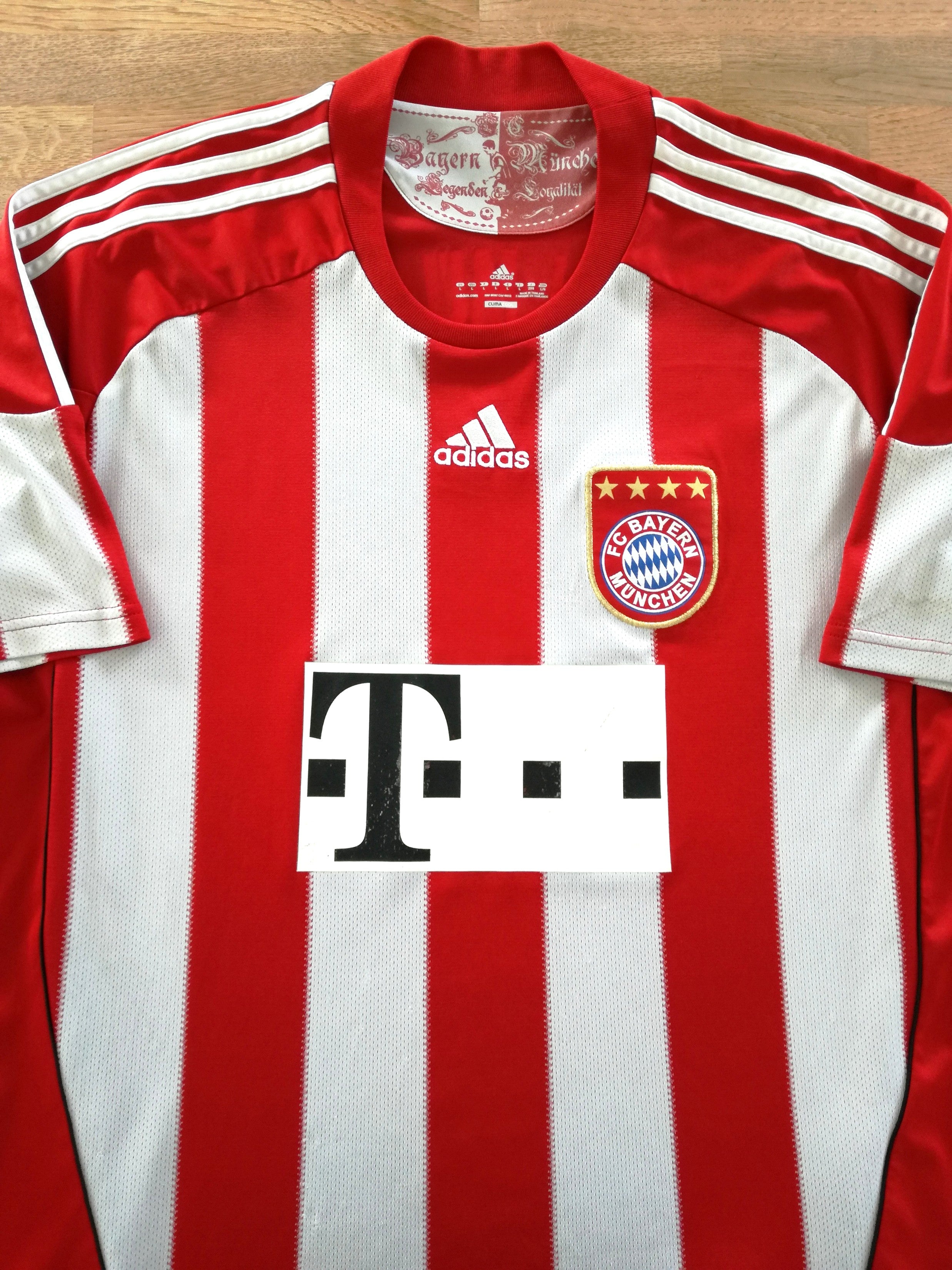2010/11 Bayern Munich Home Football Shirt