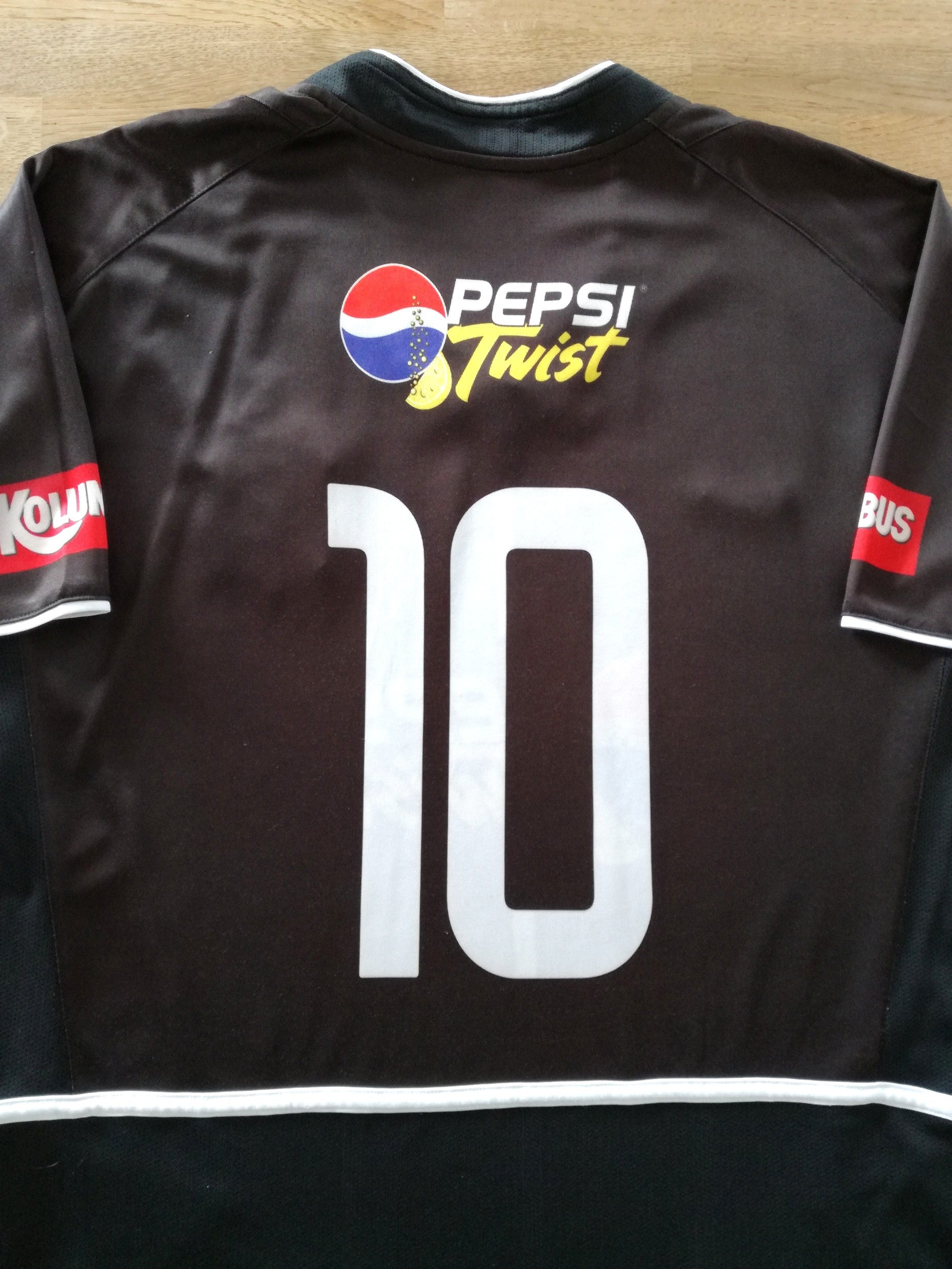 2003 Corinthians Away Football Shirt (Renato) #10