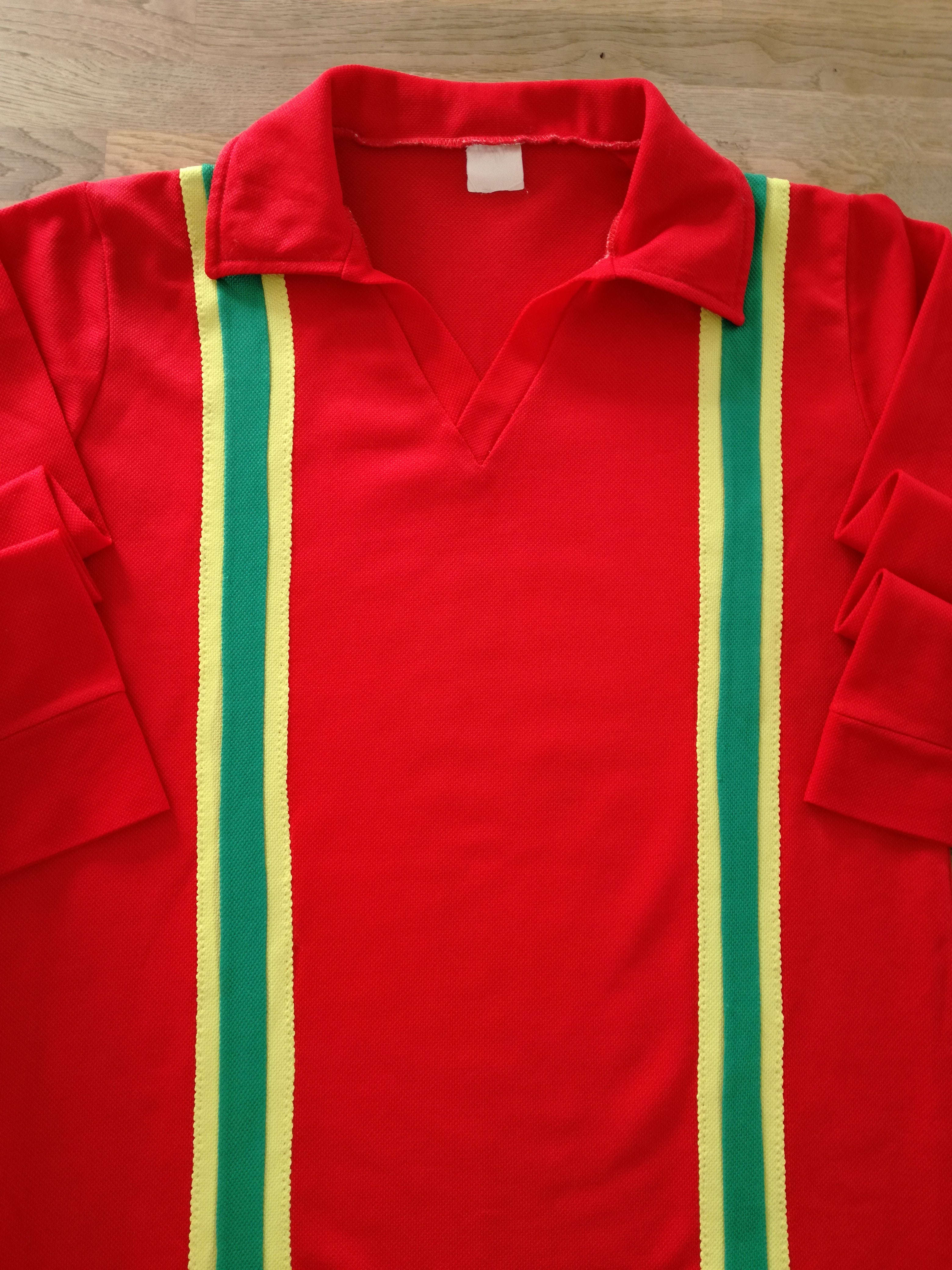1976/77 Wales Home Football Shirt