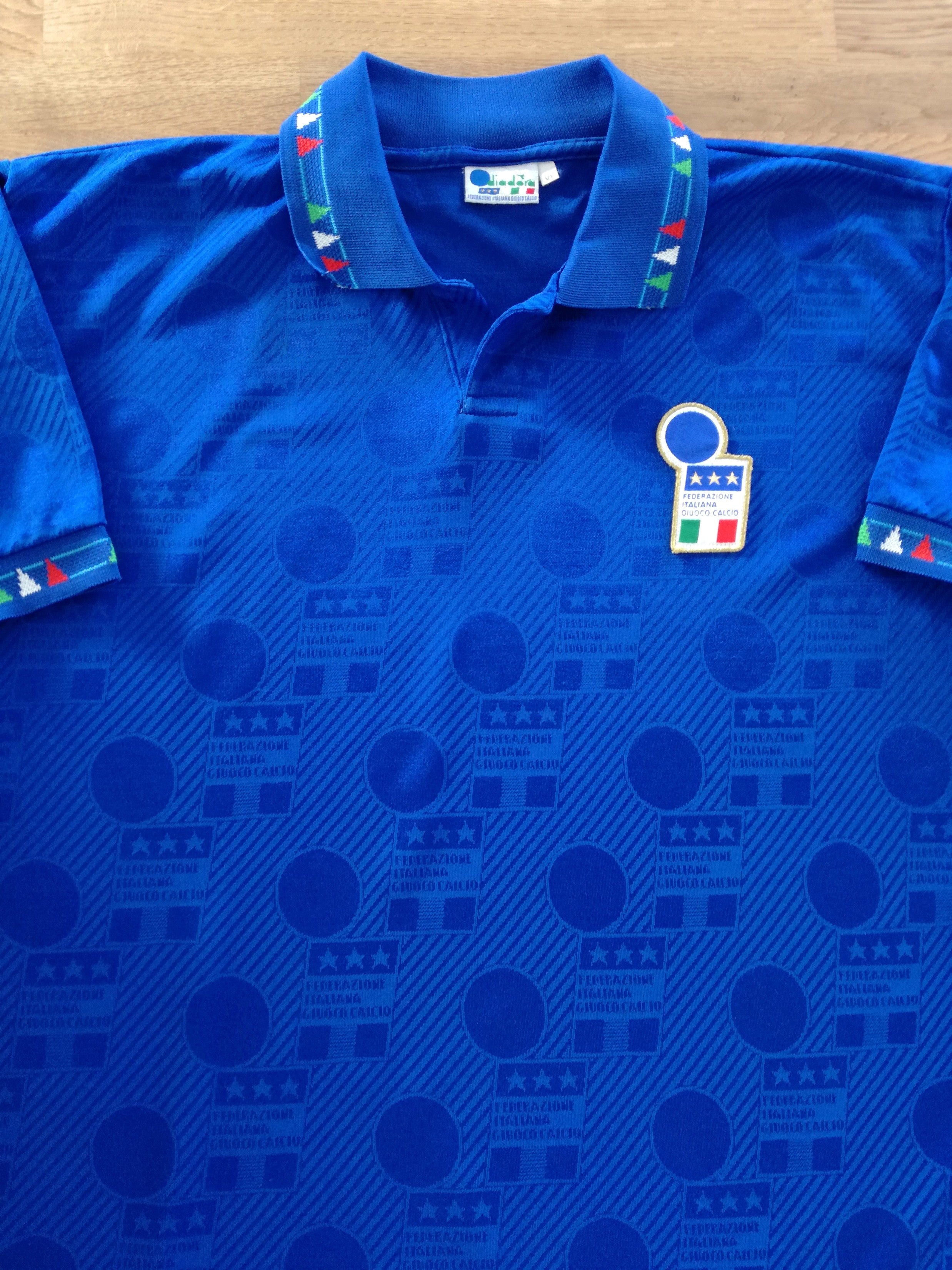 1993/94 Italy Home Football Shirt