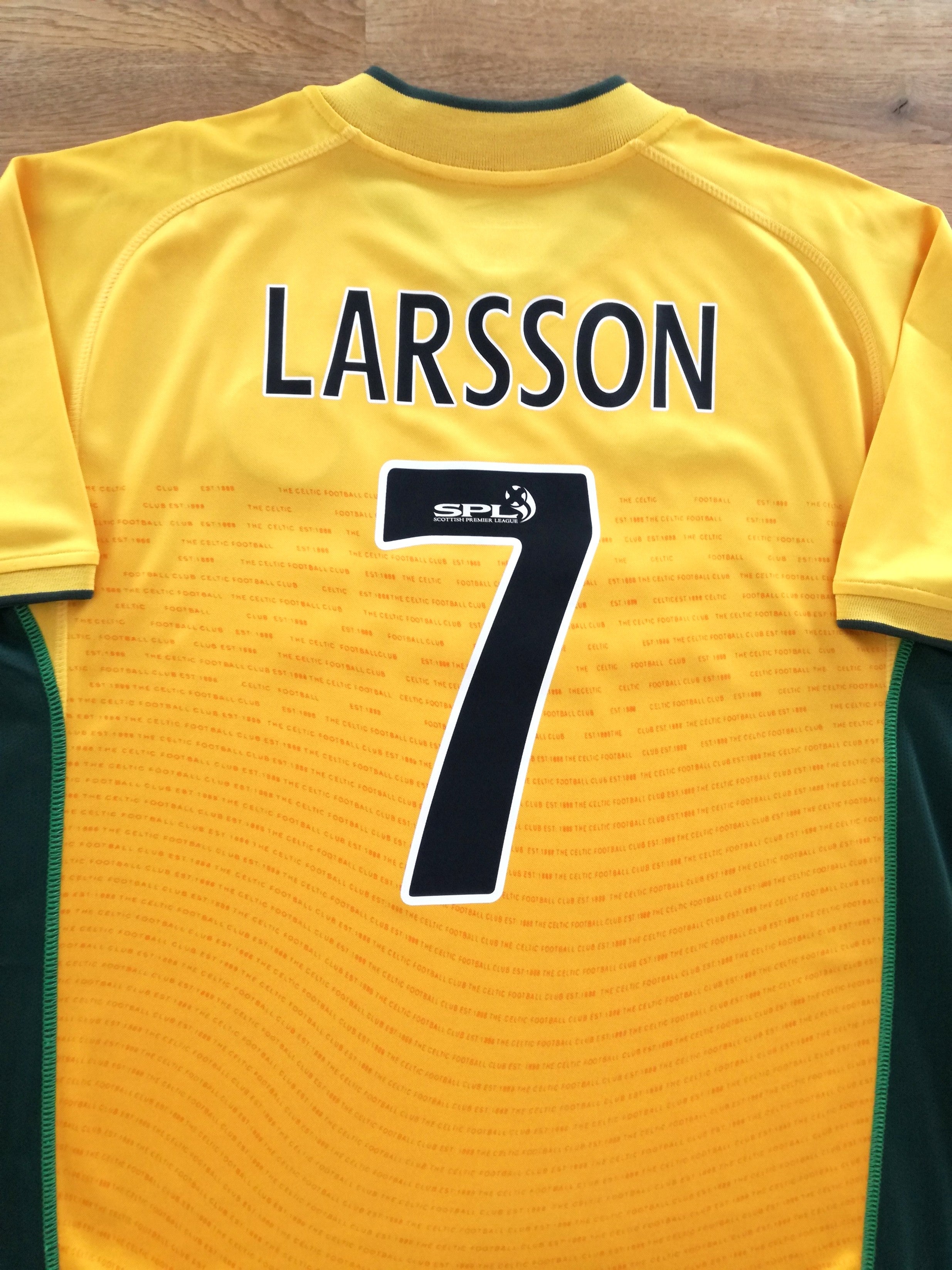 2002/03 Celtic Away SPL Football Shirt Larsson #7