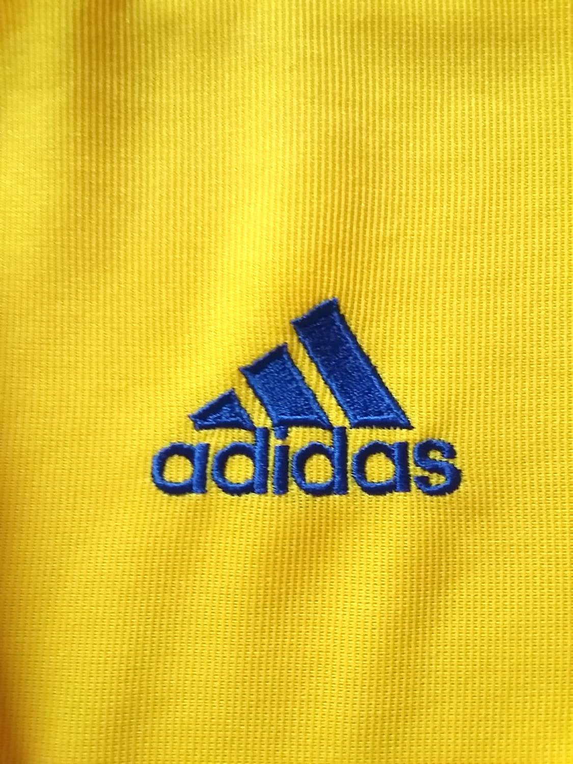 2002/03 Sweden Home Football Shirt (S)