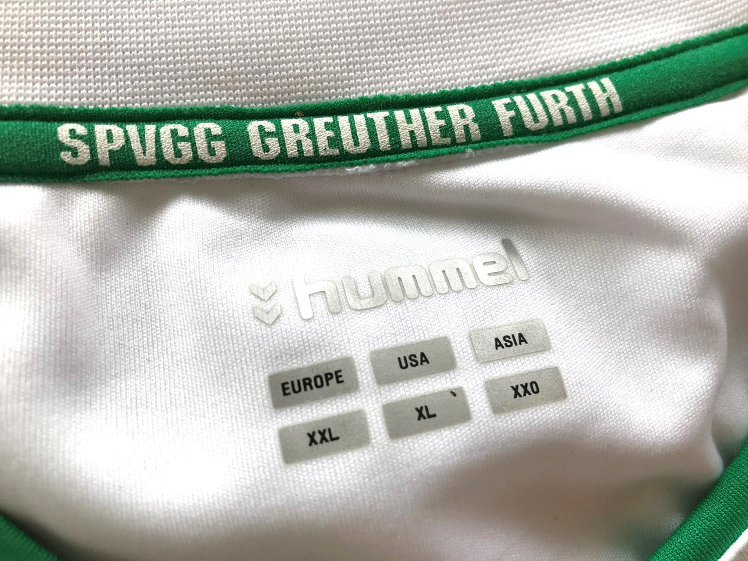 2014/15 Greuther Fürth Home Football Shirt Megyeri #24 (XXL)