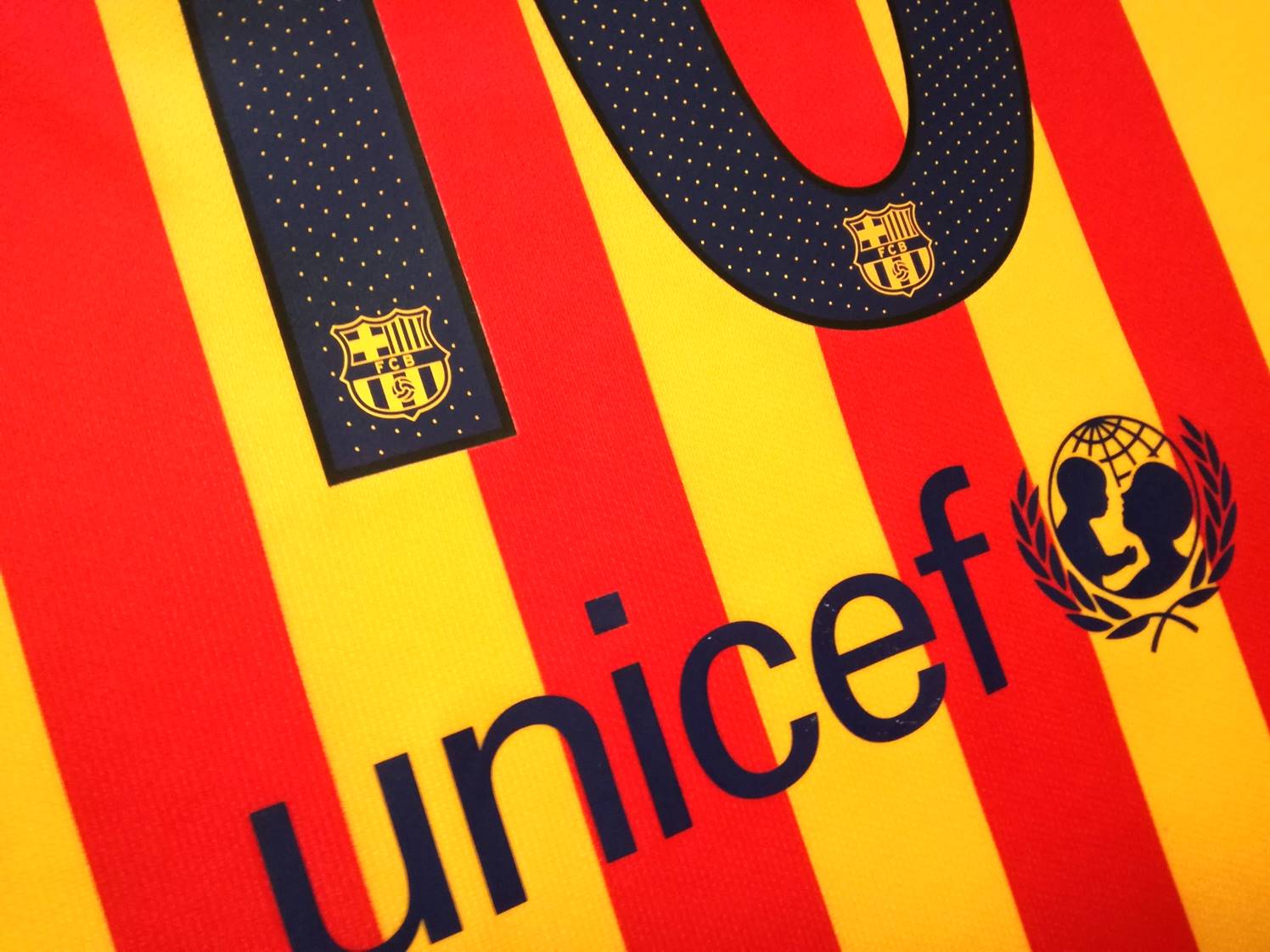 2015/16 Barcelona Away La Liga Football Shirt Messi #10 (M)