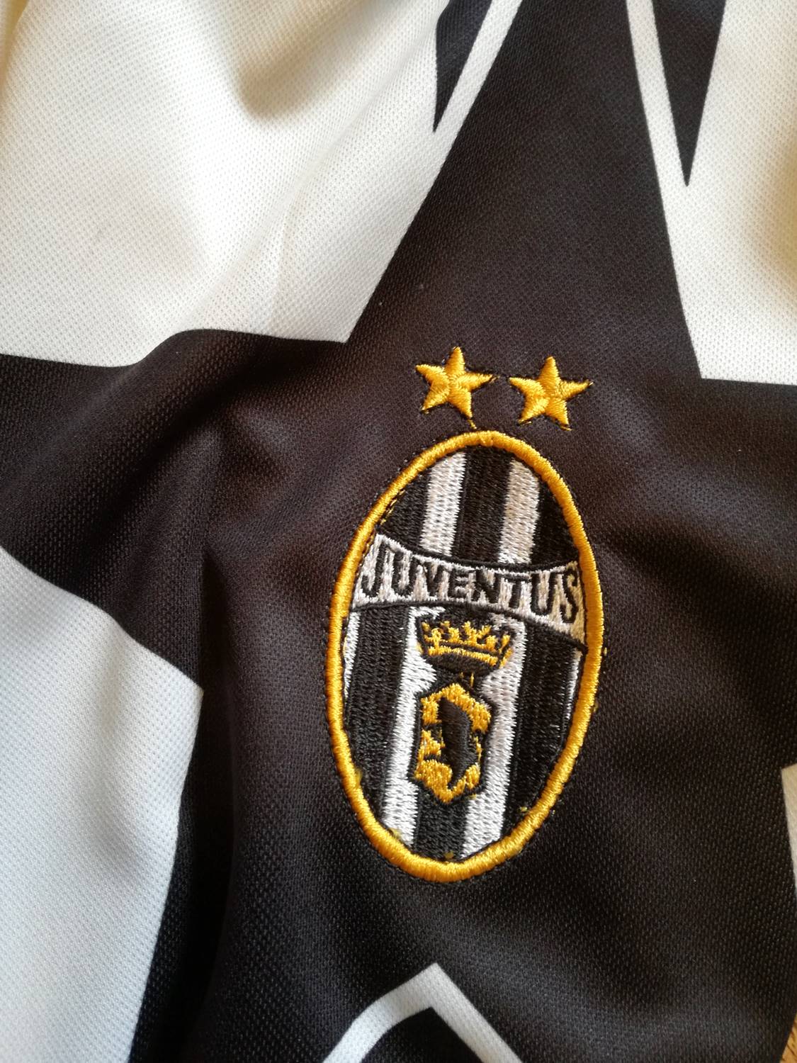 1998/99 Juventus Away Football Shirt. (L)