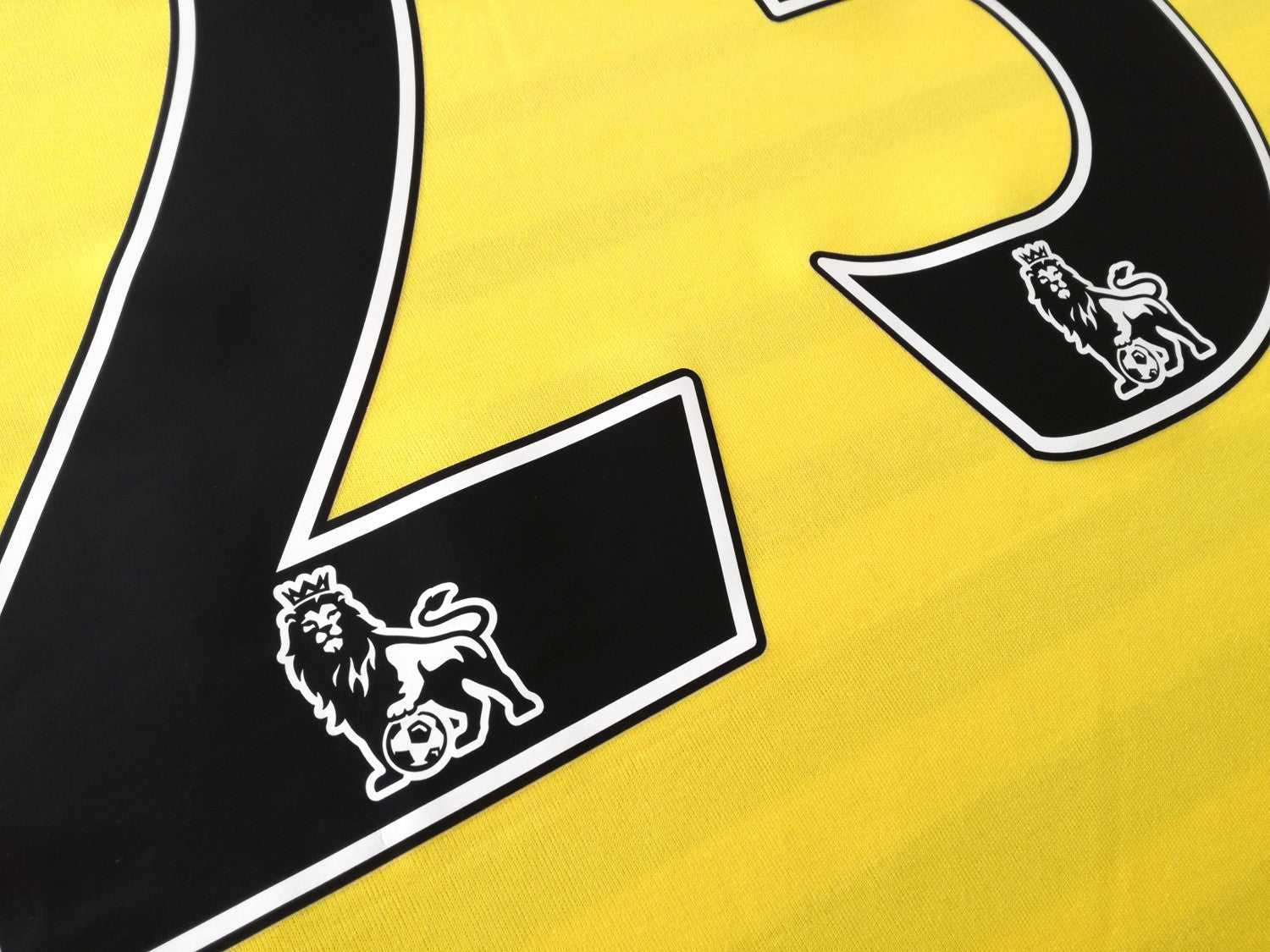 2015/16 Watford Home Premier League Football Shirt Watson #23 (L)