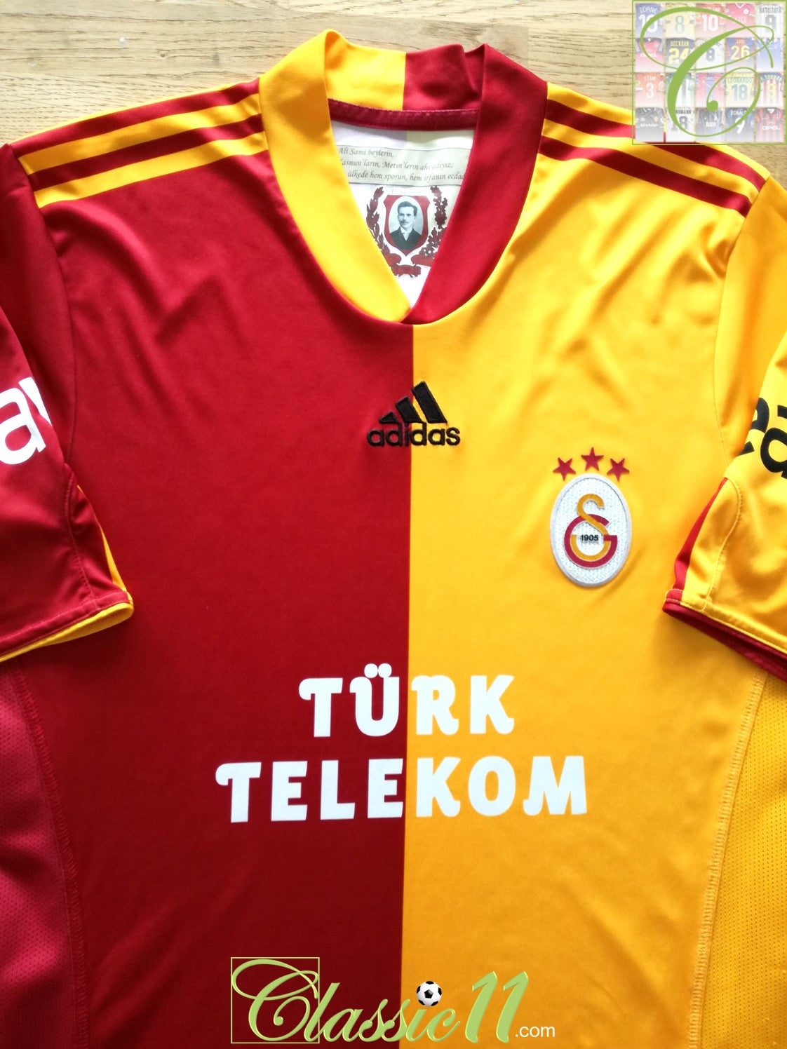 2009/10 Galatasaray Home Football Shirt (M)