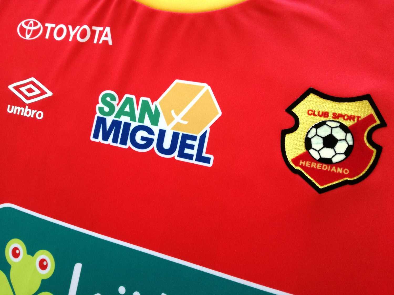 2018 Herediano Home Football Shirt (L)