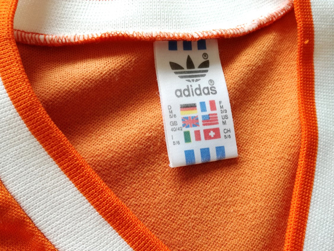 1985/86 Netherlands Home Football Shirt. (M)