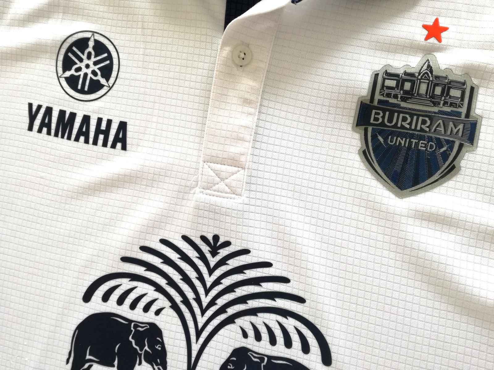 2014 Buriram United Away Football Shirt (M)