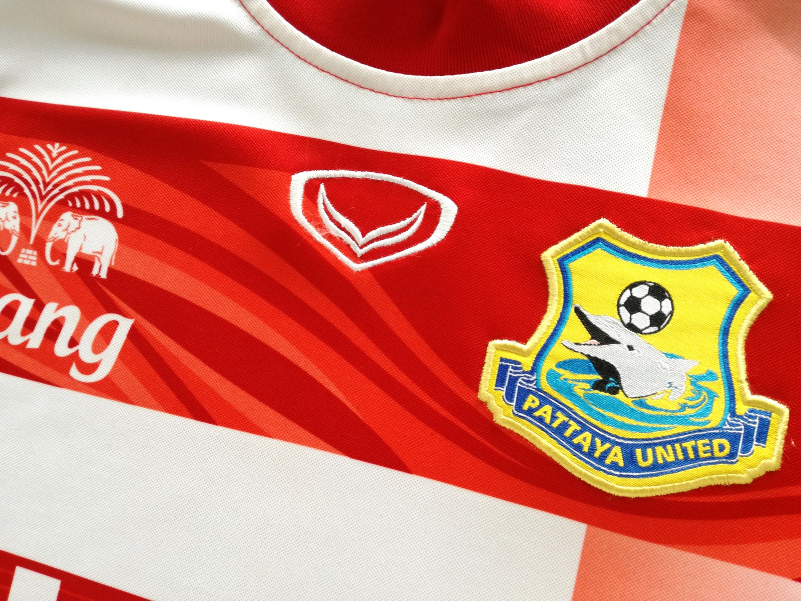 2012/13 Pattaya United Away Football Shirt (M)