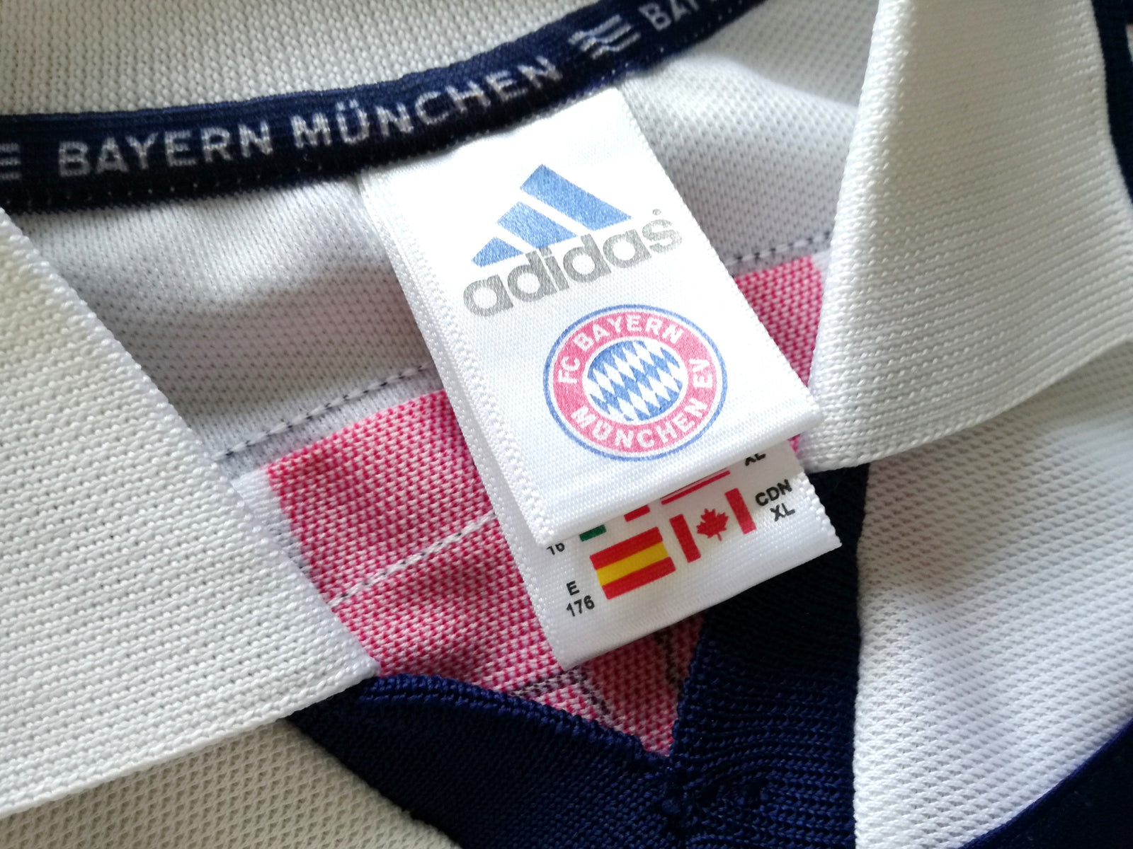 2000/01 Bayern Munich Away Football Shirt Salihamidzic #20 (Y)