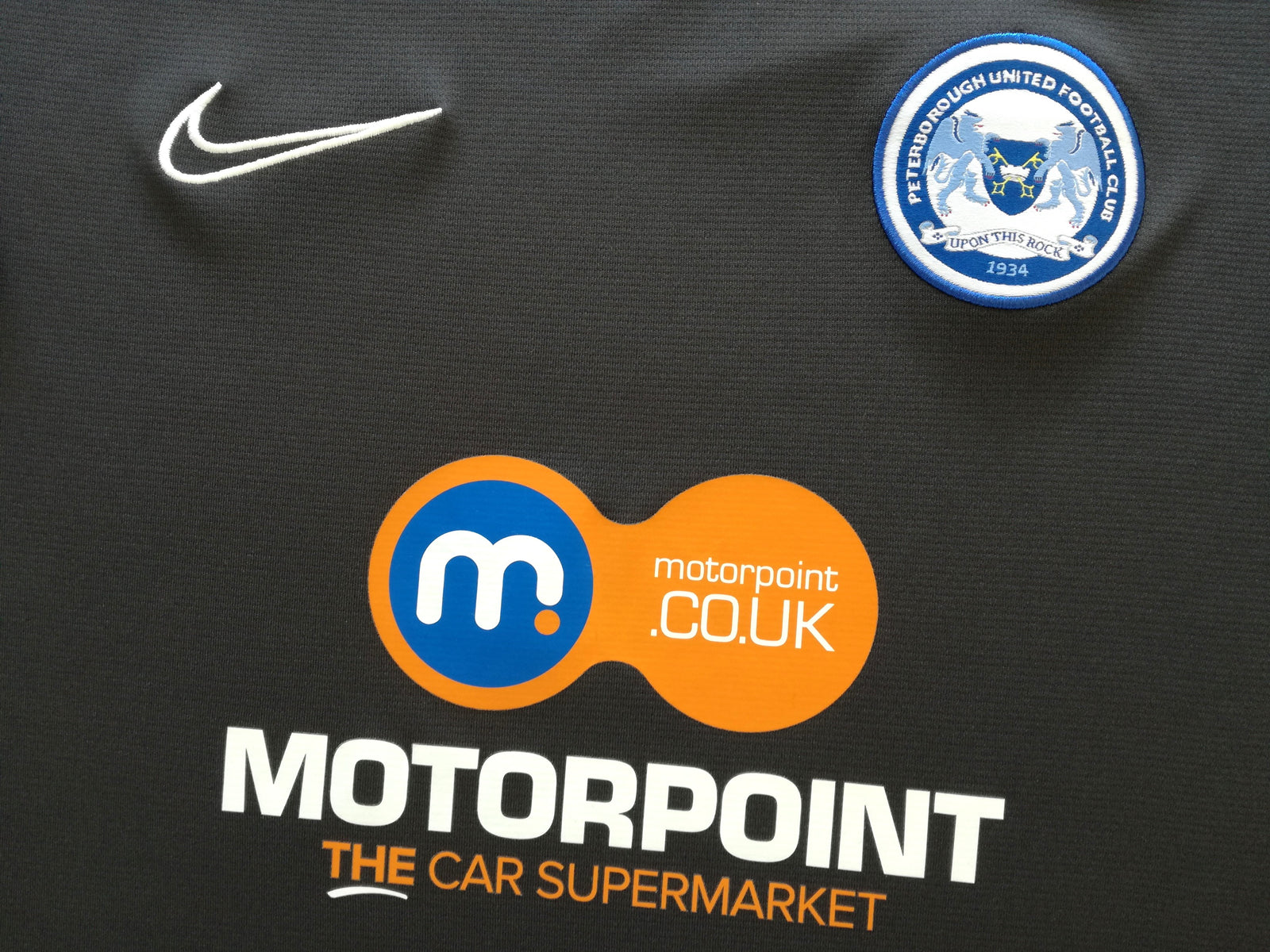 2019/20 Peterborough United Football Training Shirt (L)