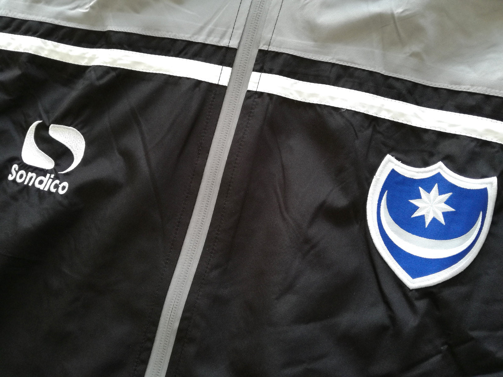 2015/16 Portsmouth Football Rain Jacket (L) *BNWT*