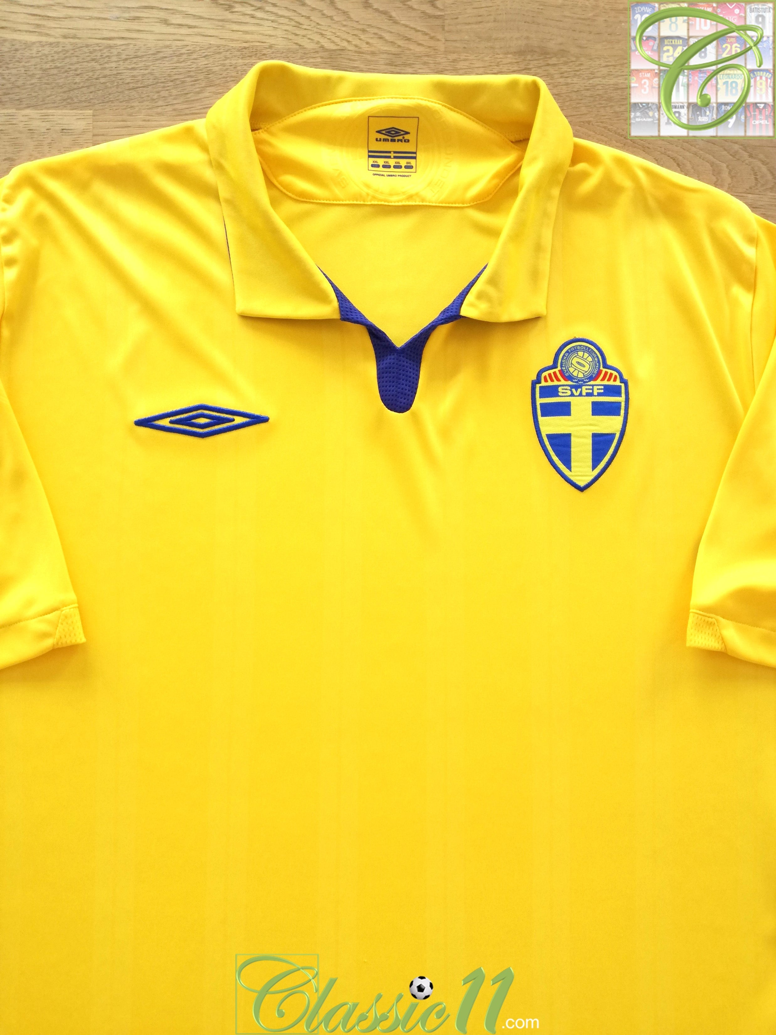 2009/10 Sweden Home Football Shirt (L)