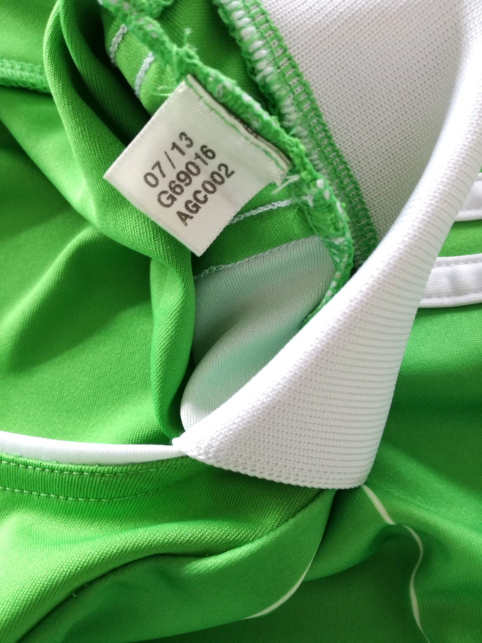 2013/14 Wolfsburg Away Football Shirt (L)