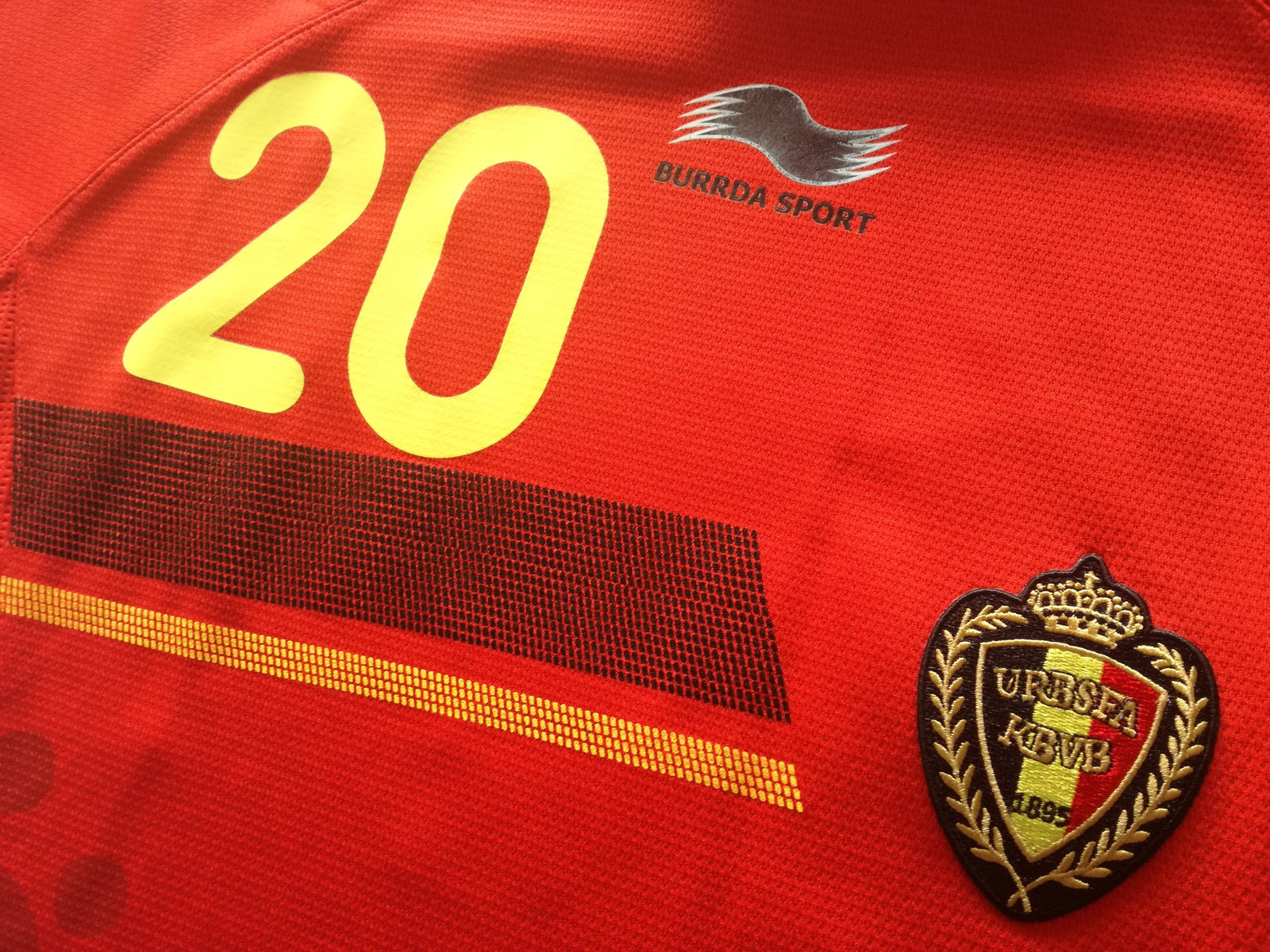 2014/15 Belgium Home Football Shirt Januzaj #20 (M)