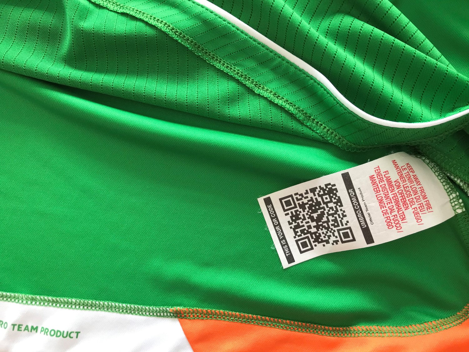 2008/09 Republic of Ireland Home Football Shirt. (L)