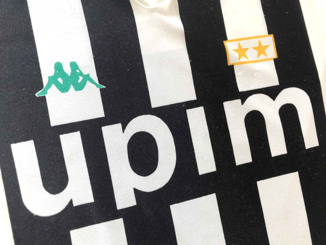 1990/91 Juventus Home Basic Football Shirt. (XL)